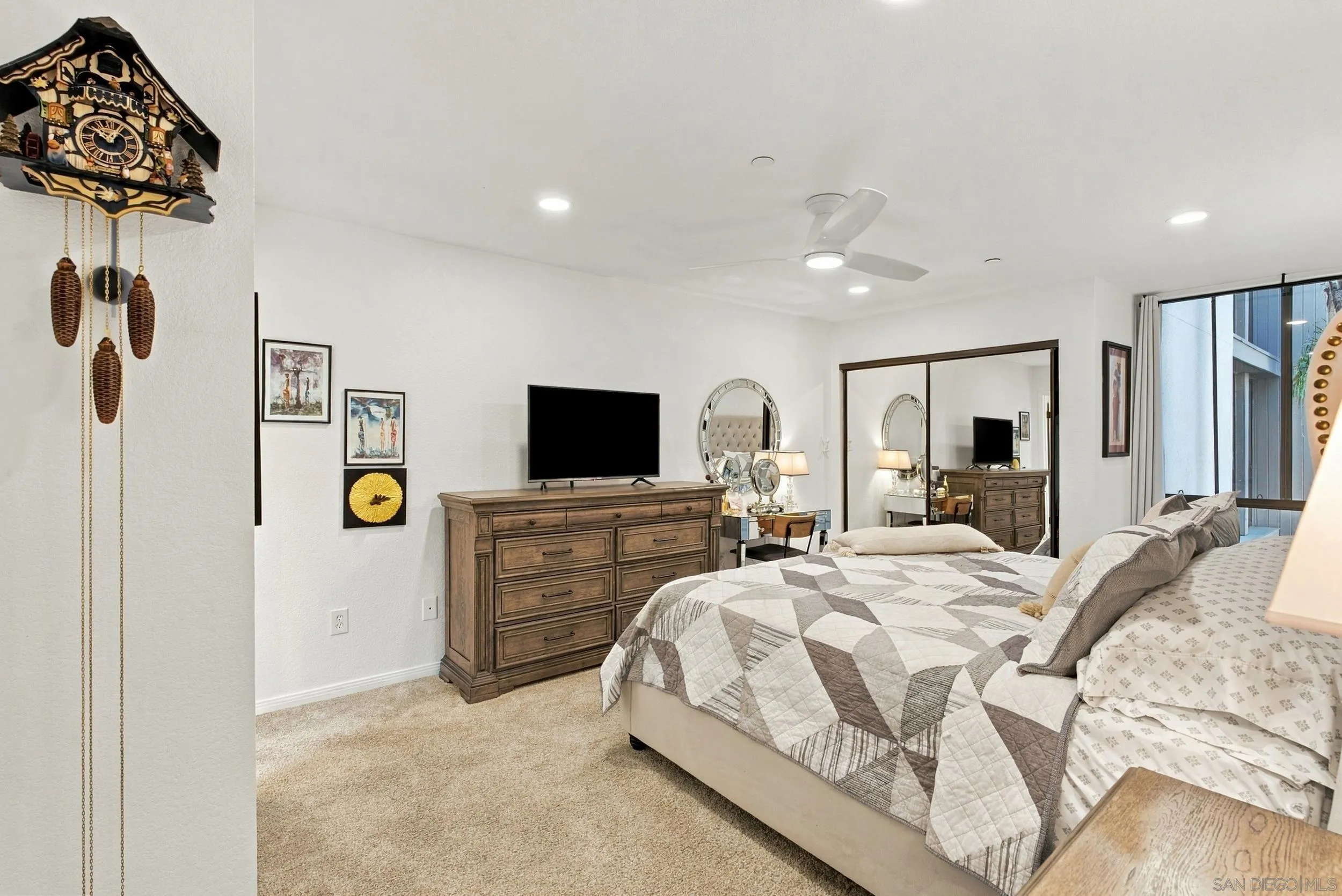 https://cdn.realtyfeed.com/cdn/127/260025355/a8e348090d3462cb85d451476933bc64.webp