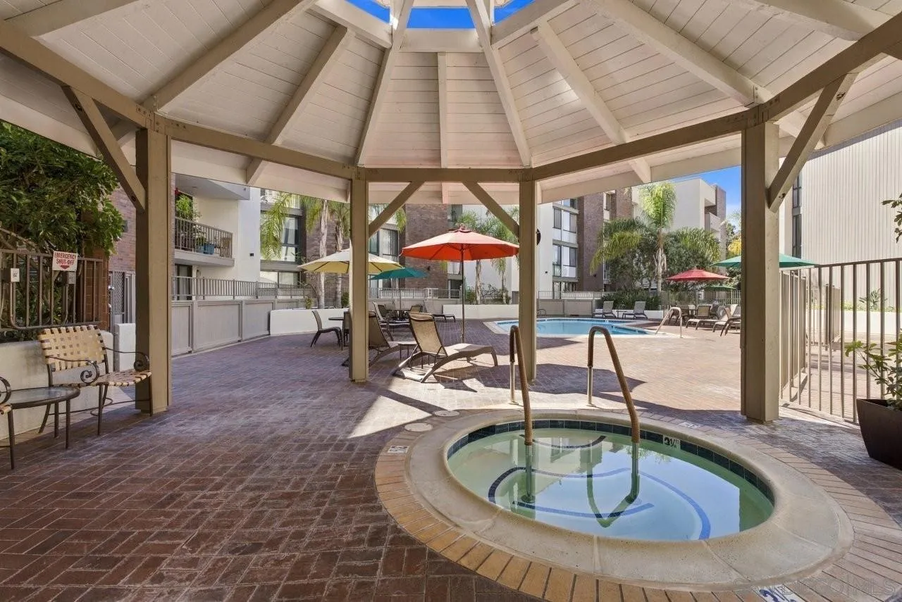https://cdn.realtyfeed.com/cdn/127/260025355/cb4521b1dd06a0945d6eea64ece88f8f.webp
