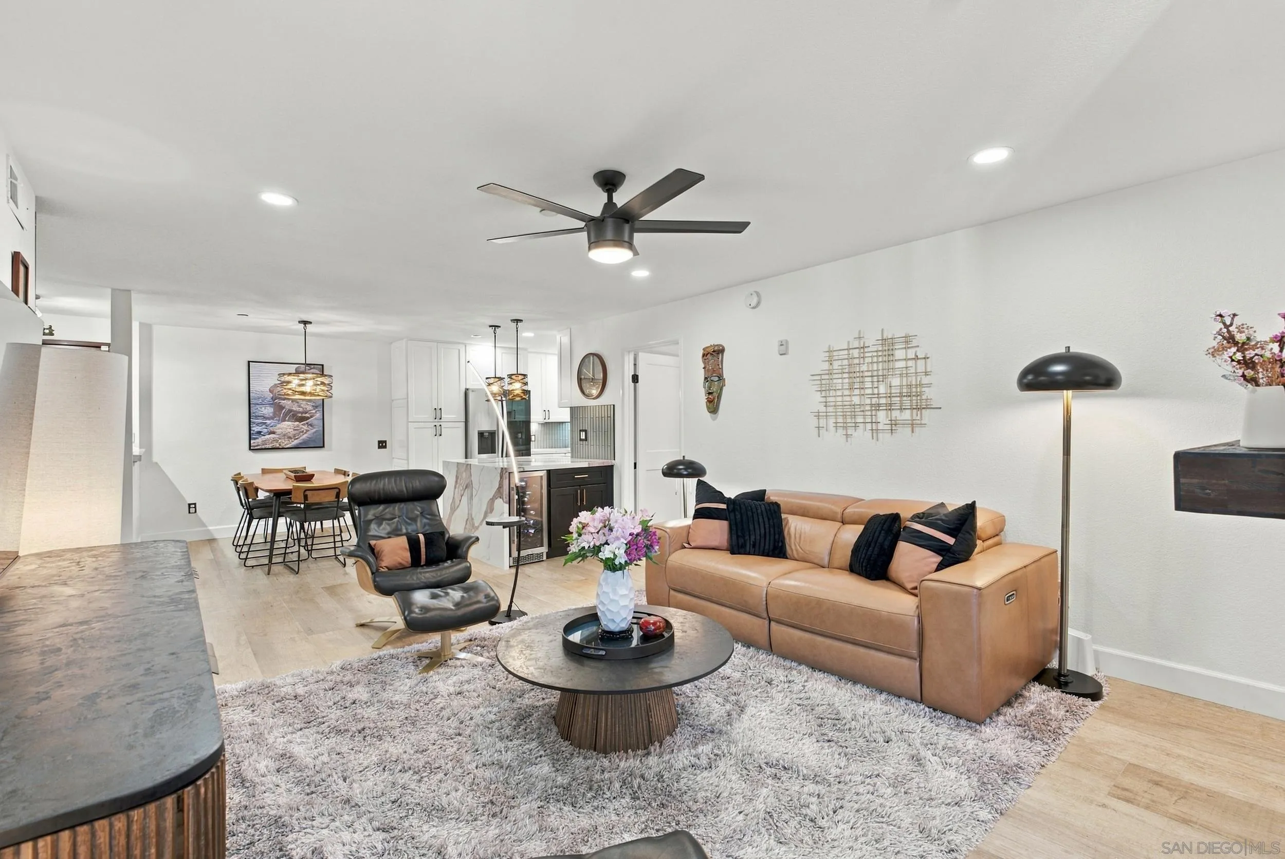 https://cdn.realtyfeed.com/cdn/127/260025355/e86fa5b2871a7bd47afc34fa5d56e800.webp