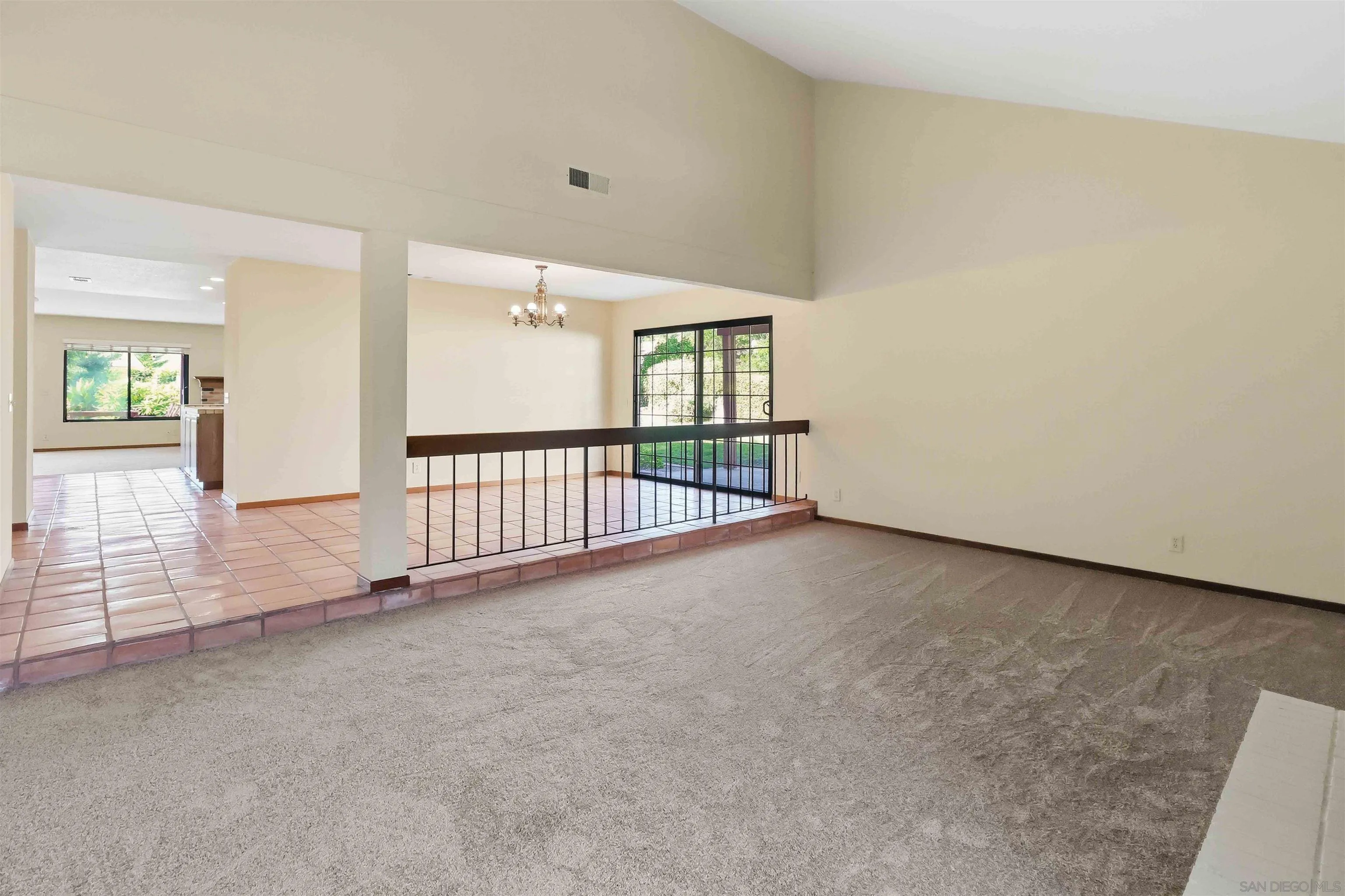 2365 Carriage Cir, Oceanside, CA 92056 Living Room