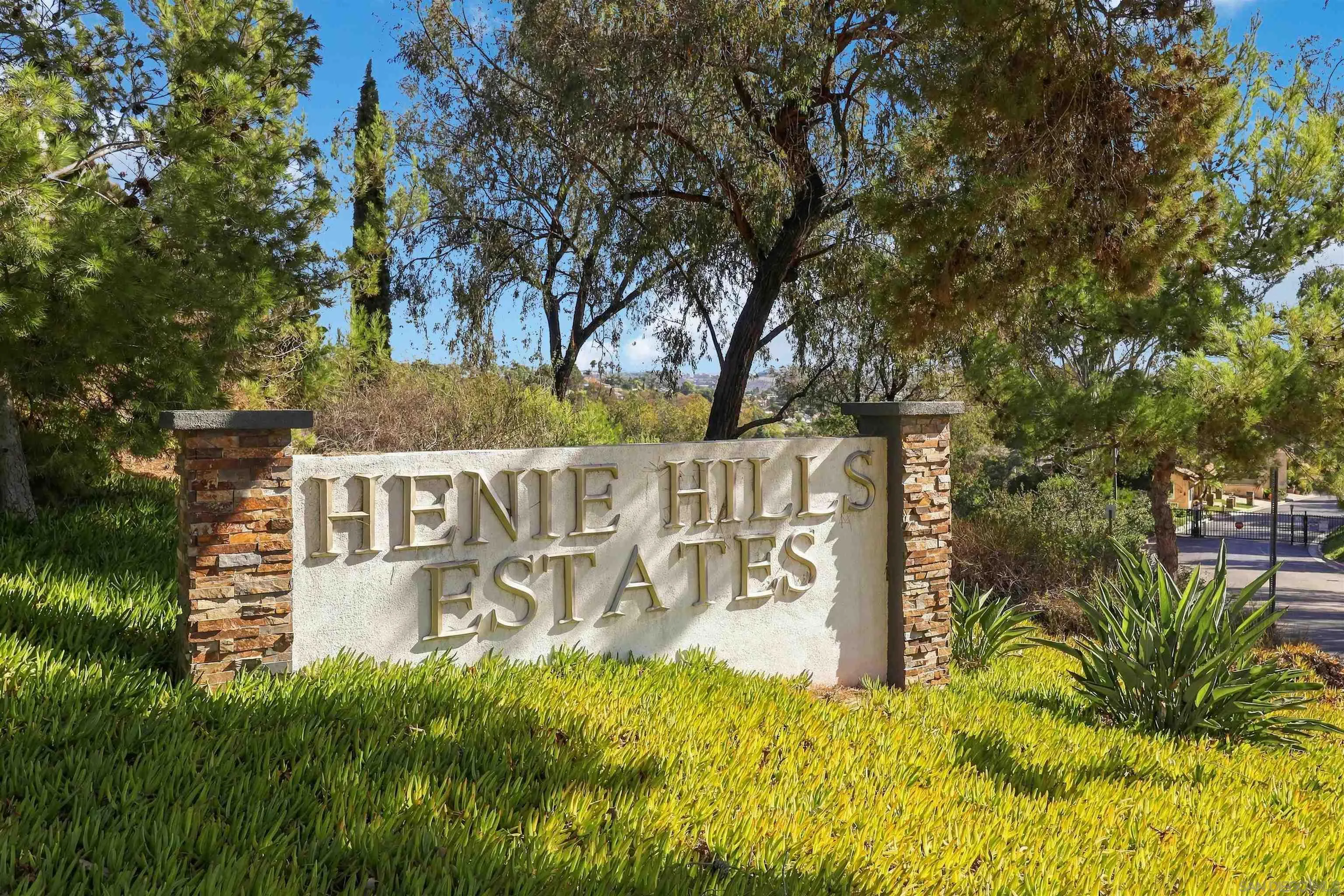 2365 Carriage Cir, Oceanside, CA 92056 2365 Carriage Cir, Oceanside, CA 92056