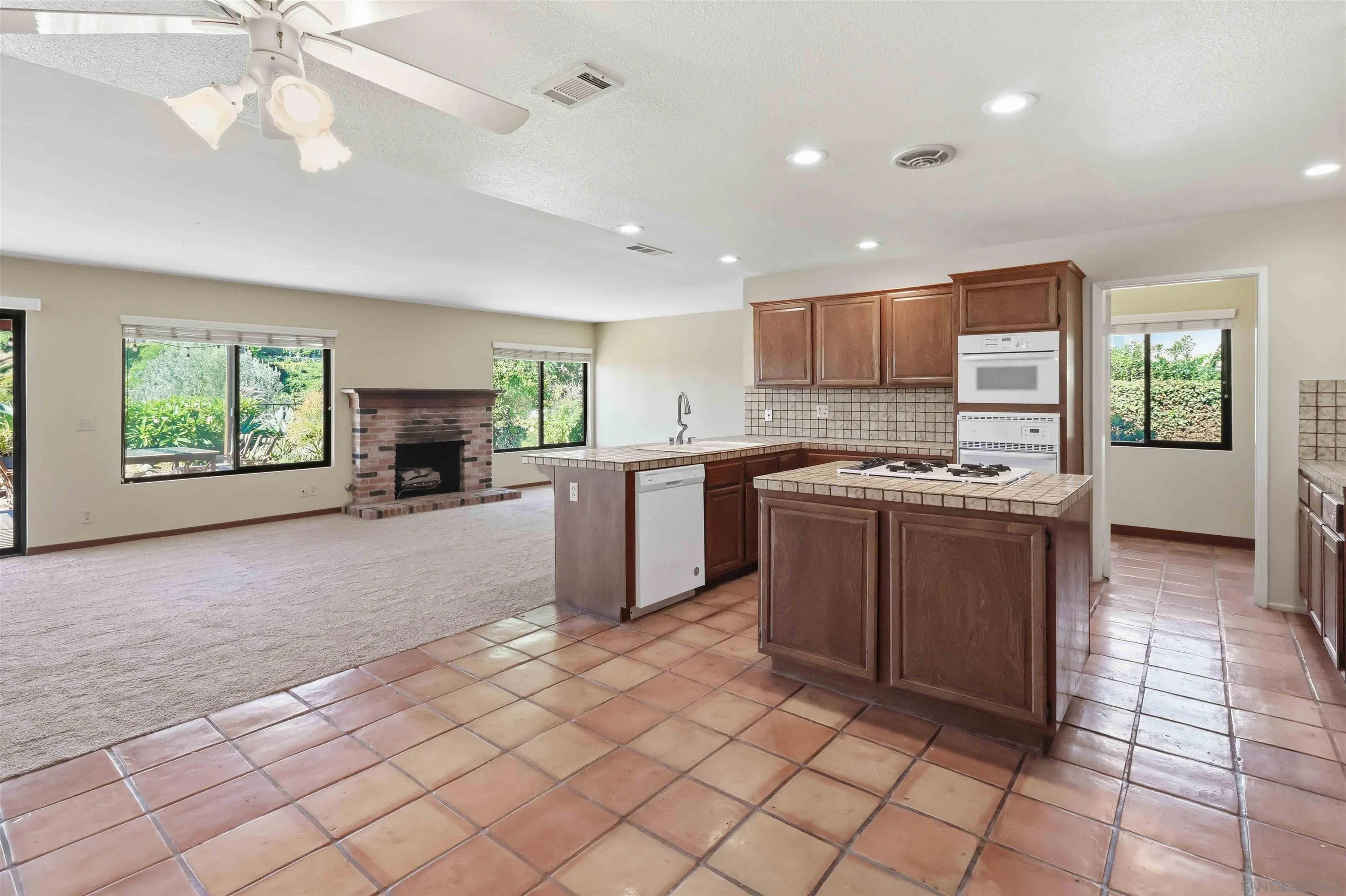 2365 Carriage Cir, Oceanside, CA 92056 Kitchen