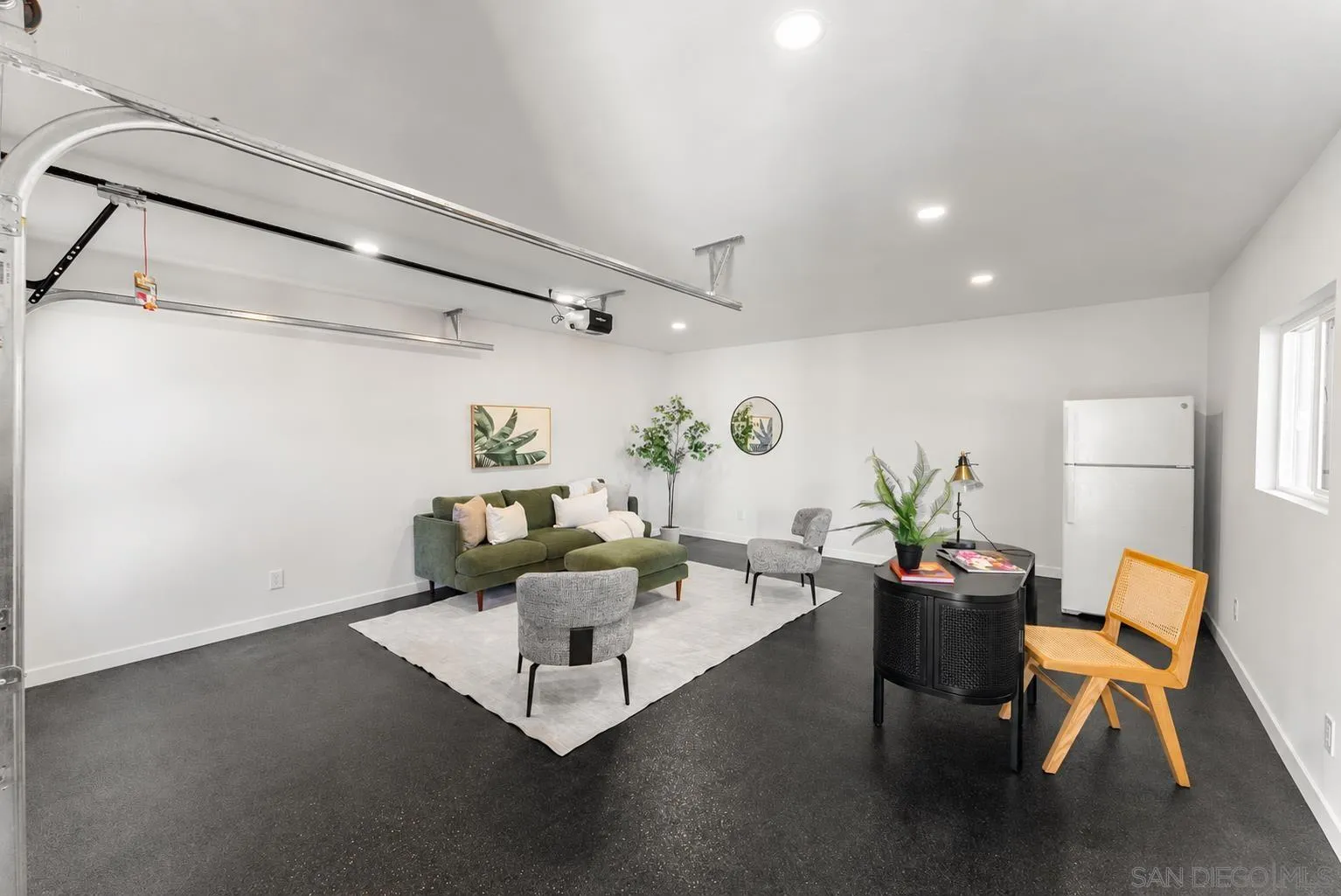 https://cdn.realtyfeed.com/cdn/127/260025369/35000964cab4e9b3c5a53814b2d32989.webp
