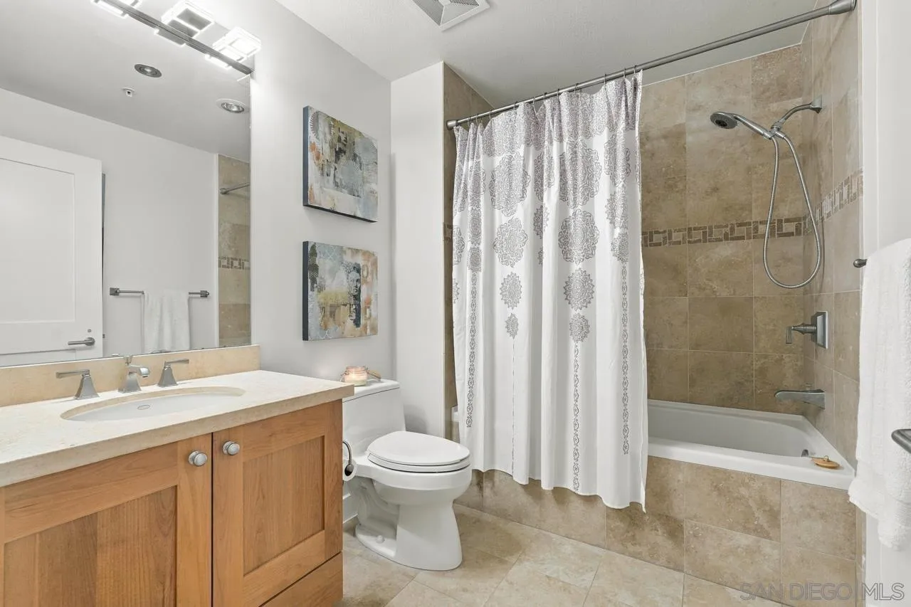 700 W E, #1305, San Diego, CA 92101 700 W E, #1305, San Diego, CA 92101