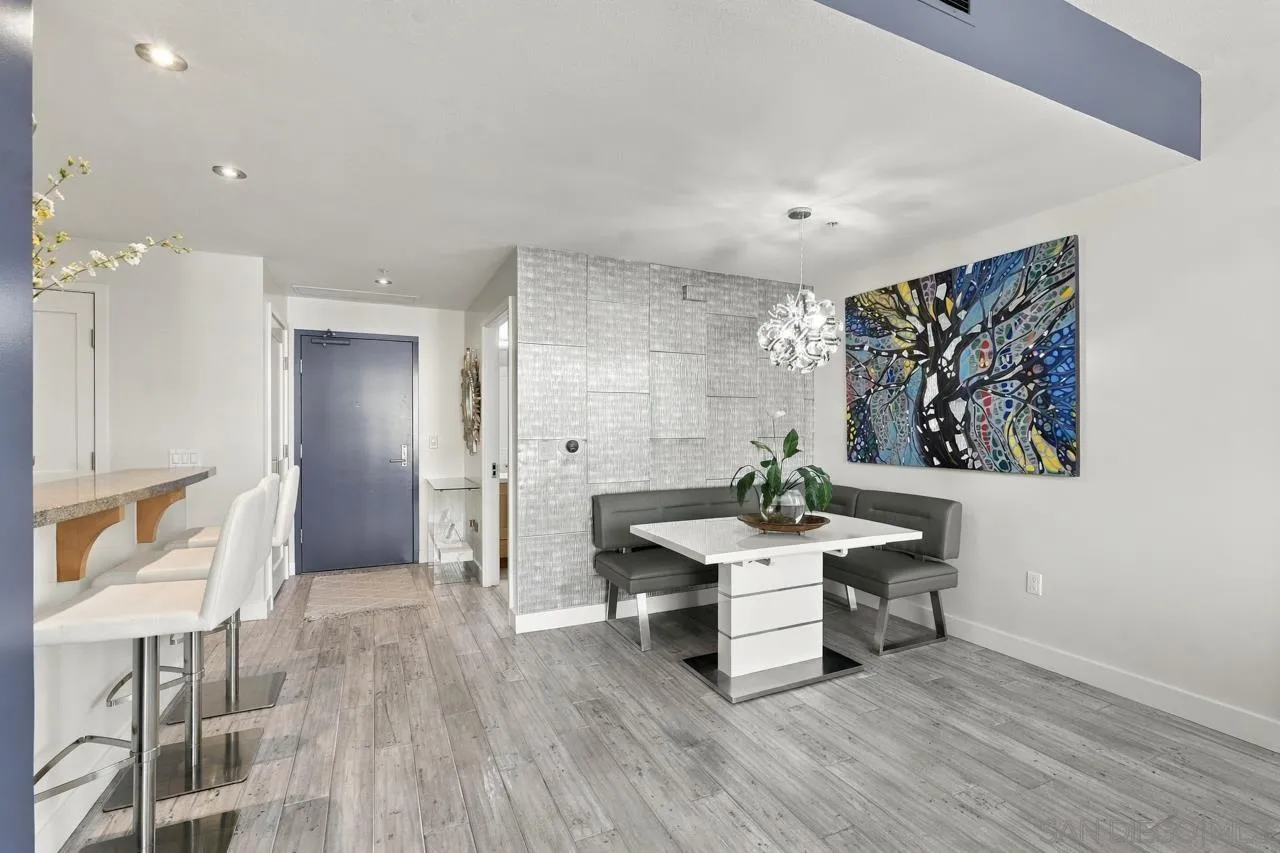 700 W E, #1305, San Diego, CA 92101 700 W E, #1305, San Diego, CA 92101
