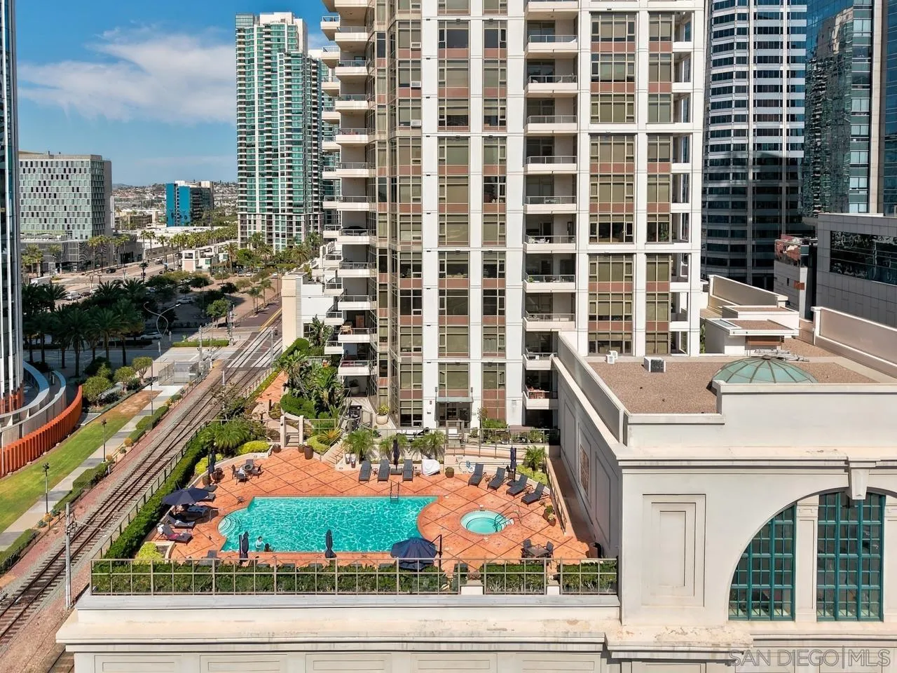 700 W E, #1305, San Diego, CA 92101 700 W E, #1305, San Diego, CA 92101