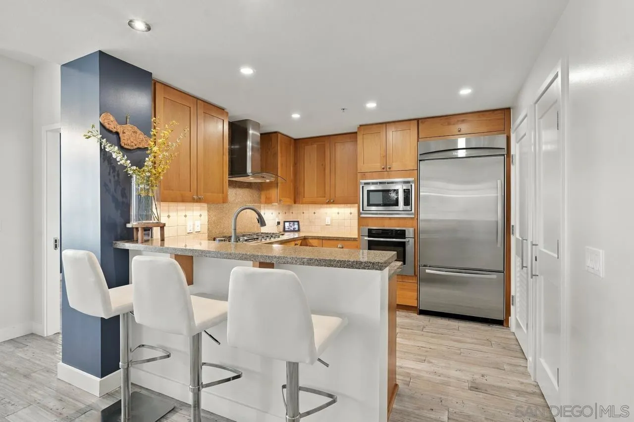 700 W E, #1305, San Diego, CA 92101 700 W E, #1305, San Diego, CA 92101