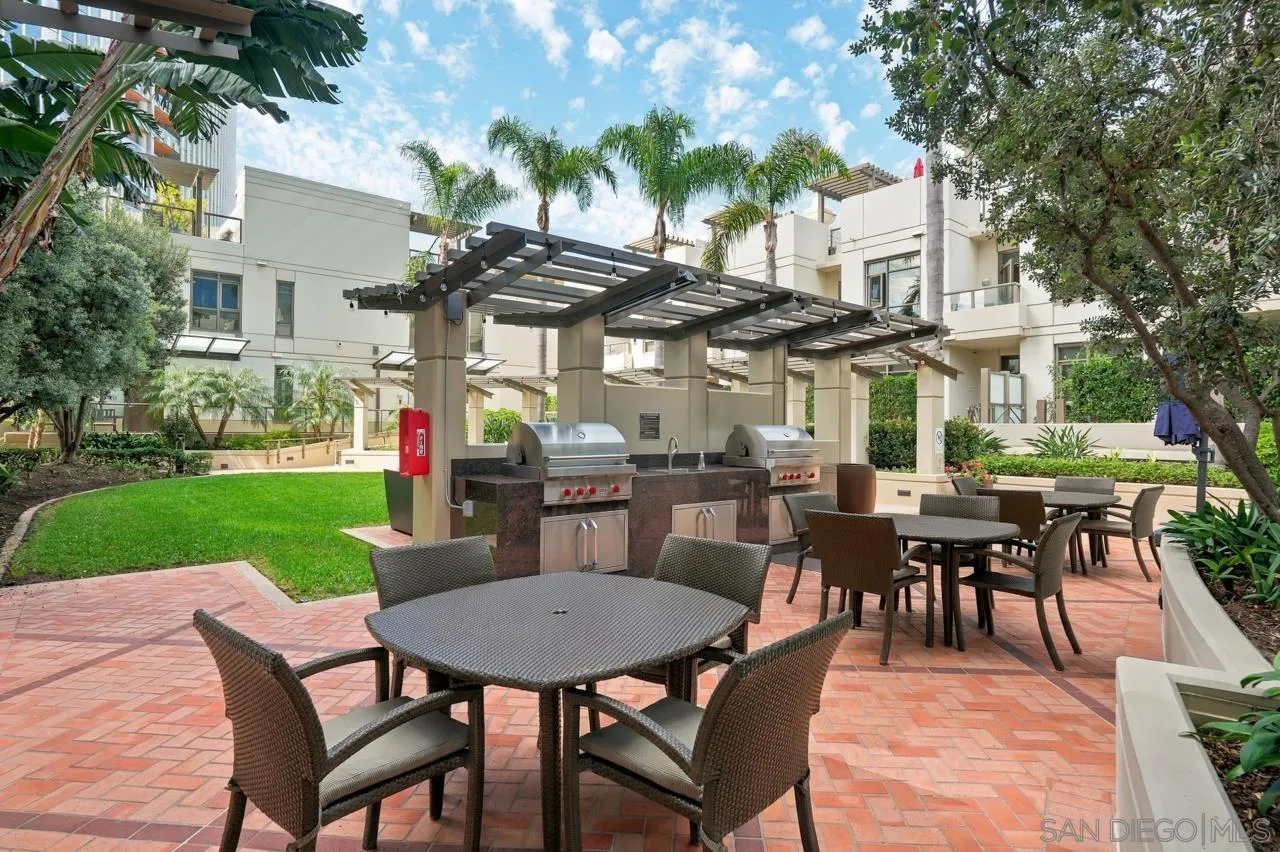 700 W E, #1305, San Diego, CA 92101 700 W E, #1305, San Diego, CA 92101