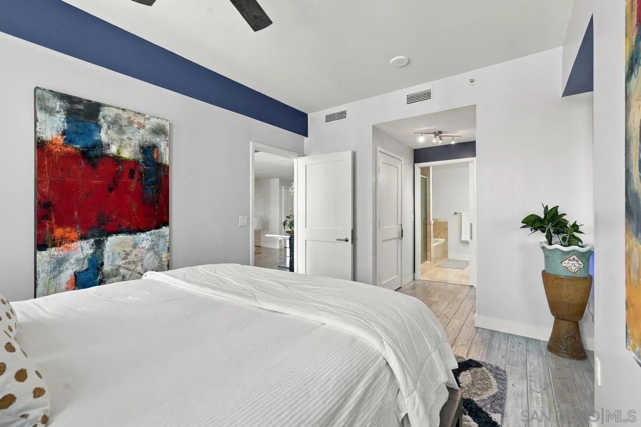 700 W E, #1305, San Diego, CA 92101 700 W E, #1305, San Diego, CA 92101