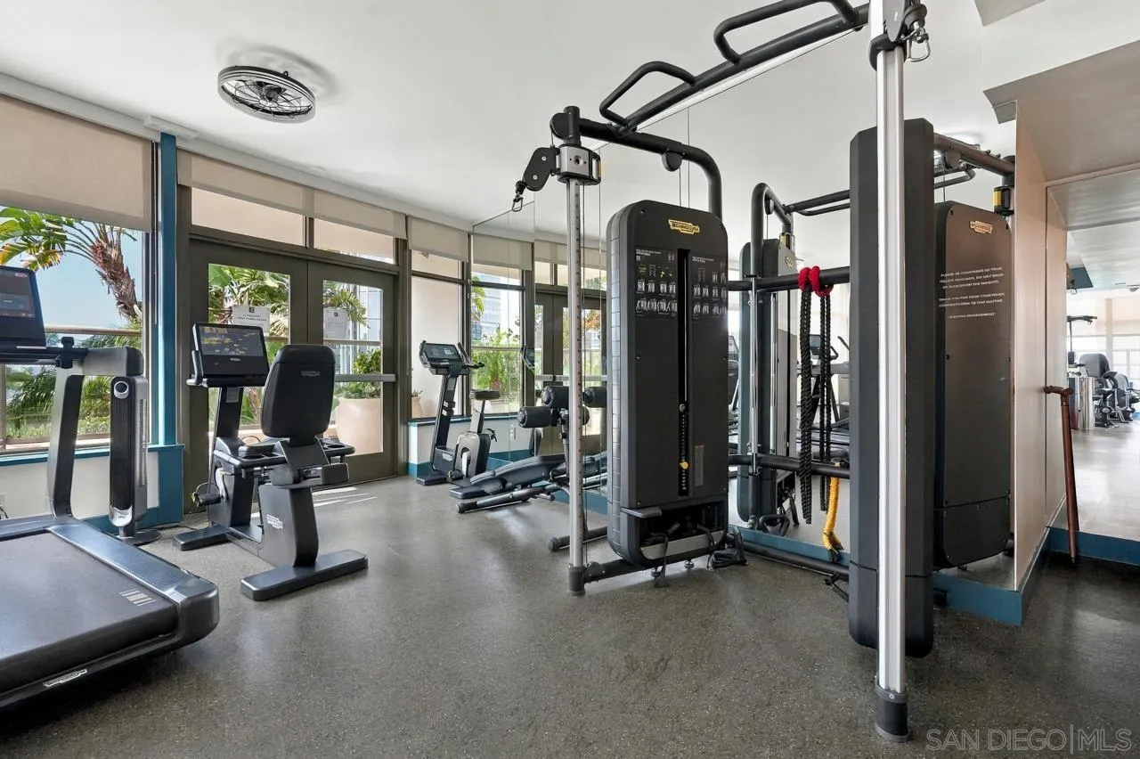 700 W E, #1305, San Diego, CA 92101 700 W E, #1305, San Diego, CA 92101