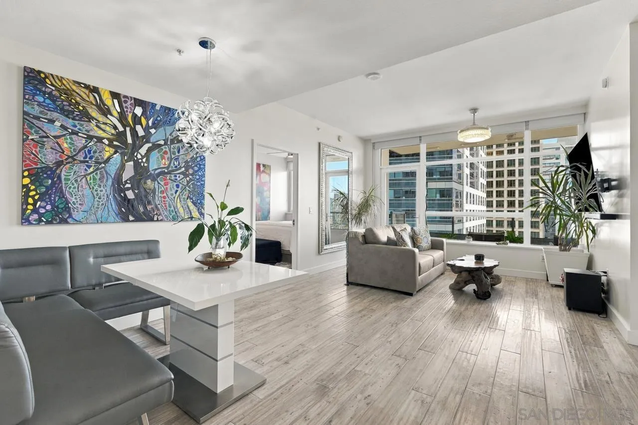 700 W E, #1305, San Diego, CA 92101 700 W E, #1305, San Diego, CA 92101
