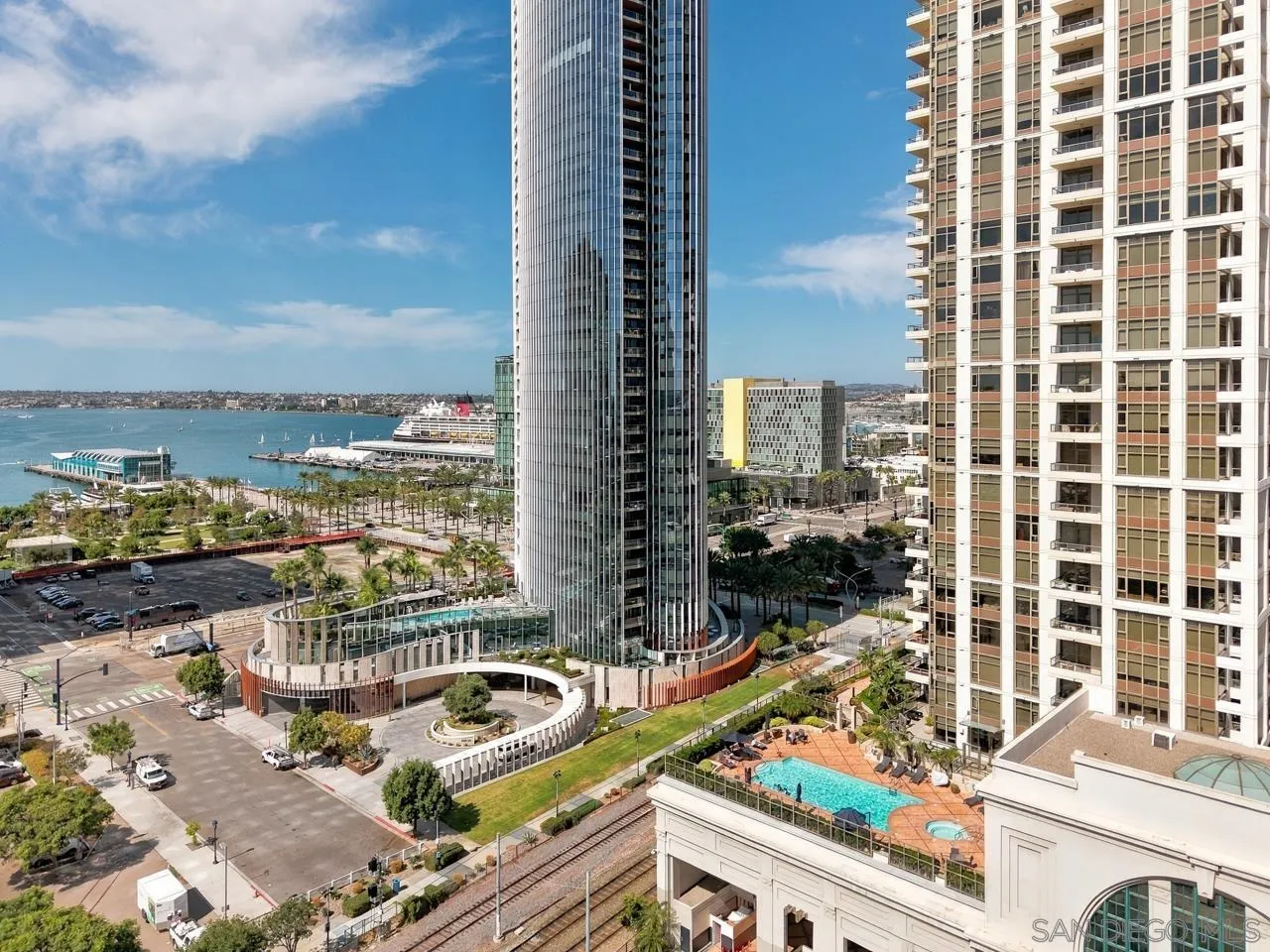 700 W E, #1305, San Diego, CA 92101 700 W E, #1305, San Diego, CA 92101