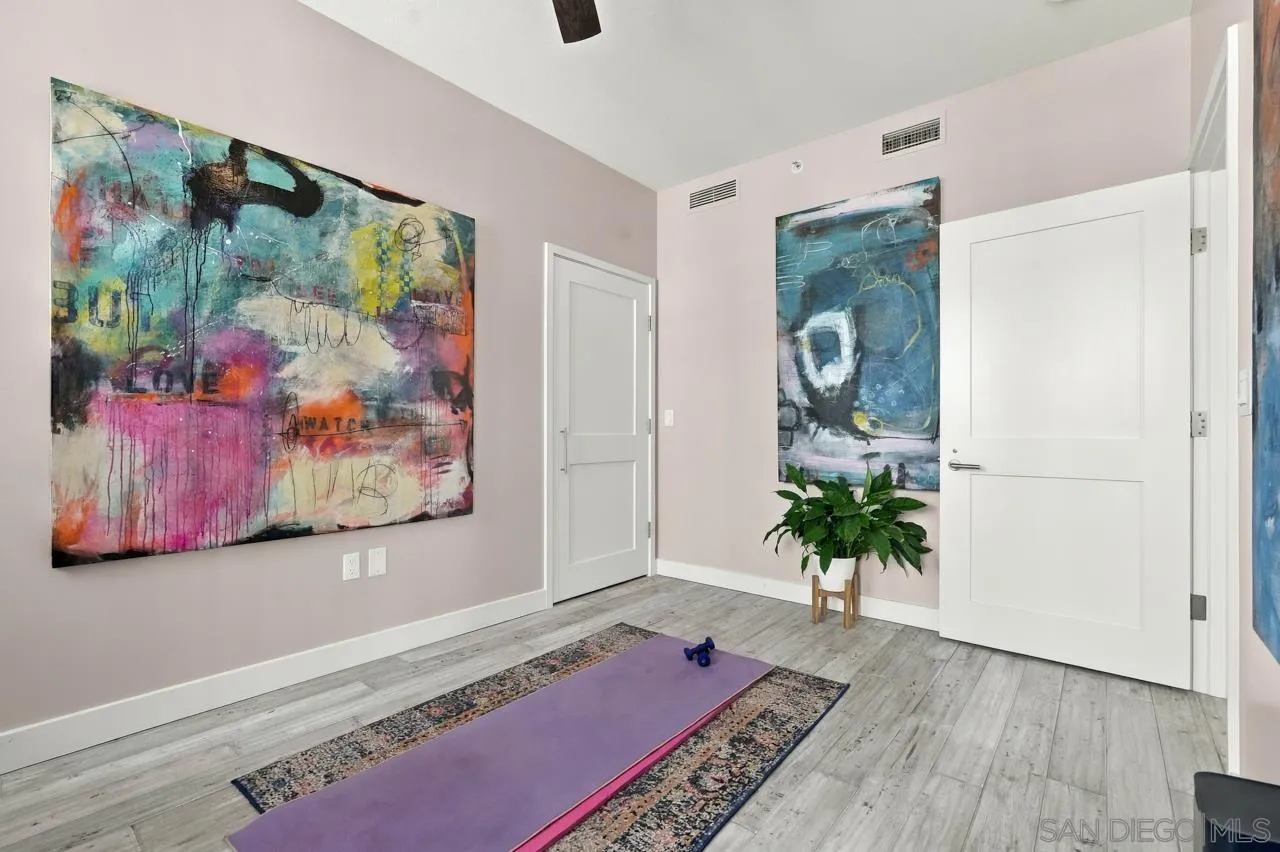 700 W E, #1305, San Diego, CA 92101 700 W E, #1305, San Diego, CA 92101