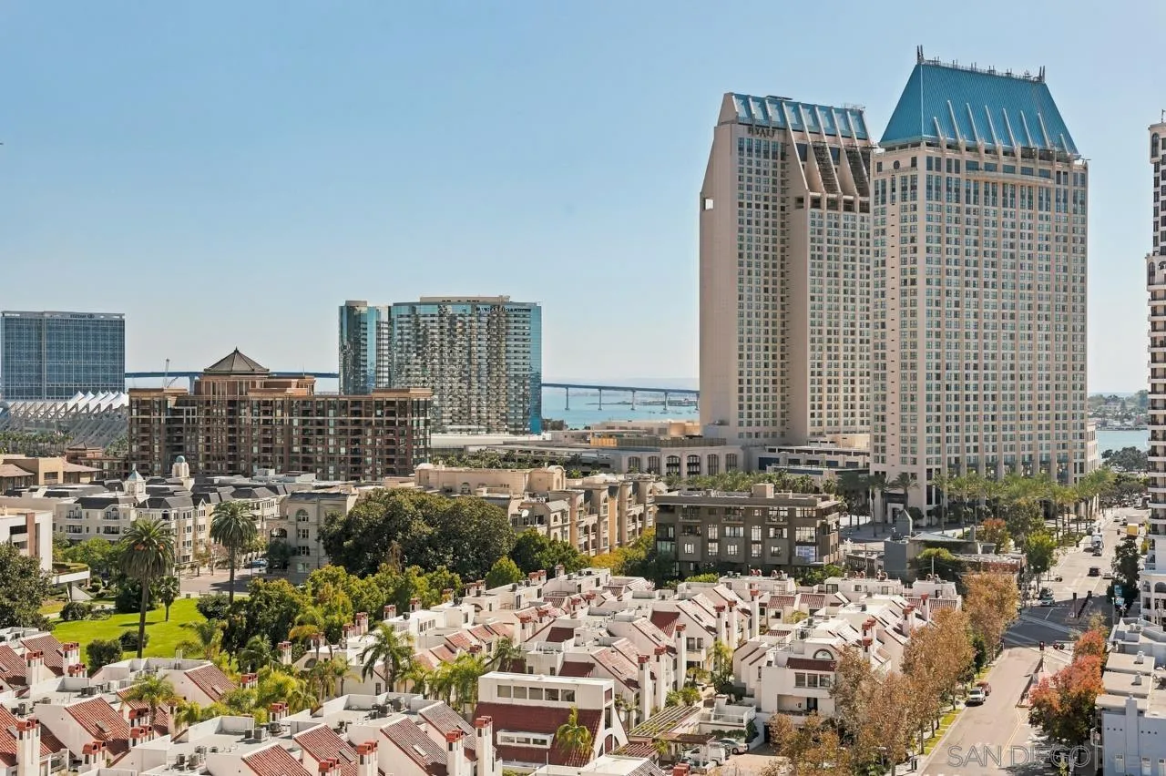 700 W E, #1305, San Diego, CA 92101 700 W E, #1305, San Diego, CA 92101