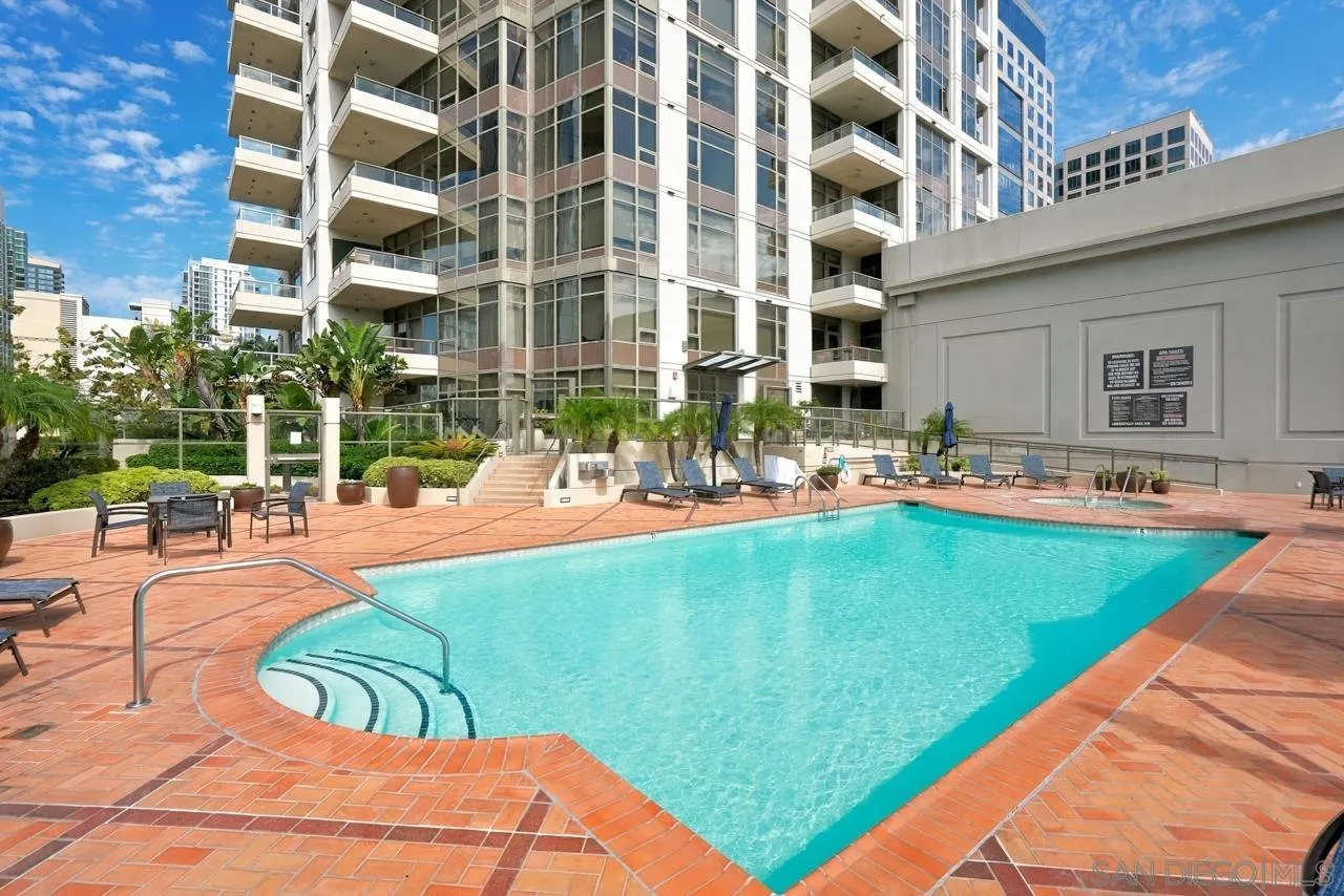 700 W E, #1305, San Diego, CA 92101 700 W E, #1305, San Diego, CA 92101