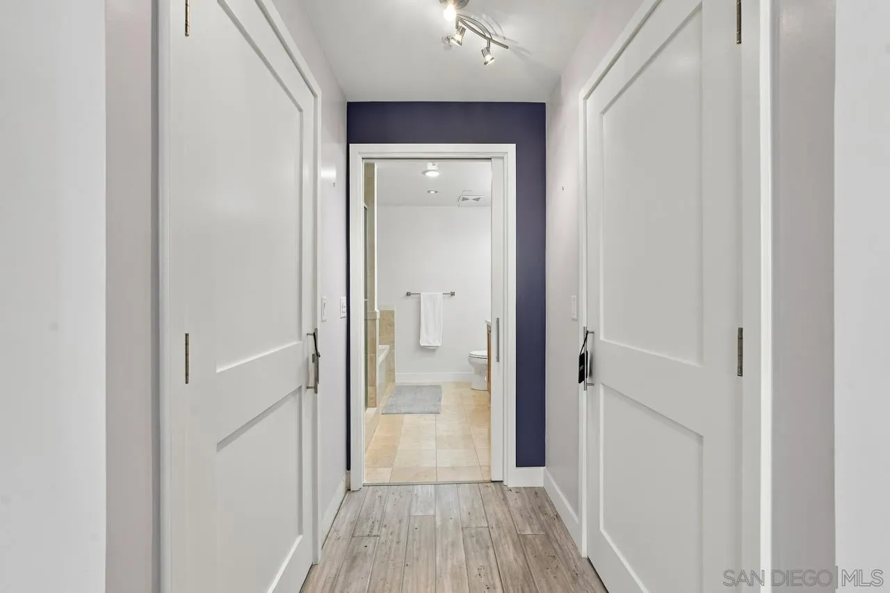 700 W E, #1305, San Diego, CA 92101 700 W E, #1305, San Diego, CA 92101
