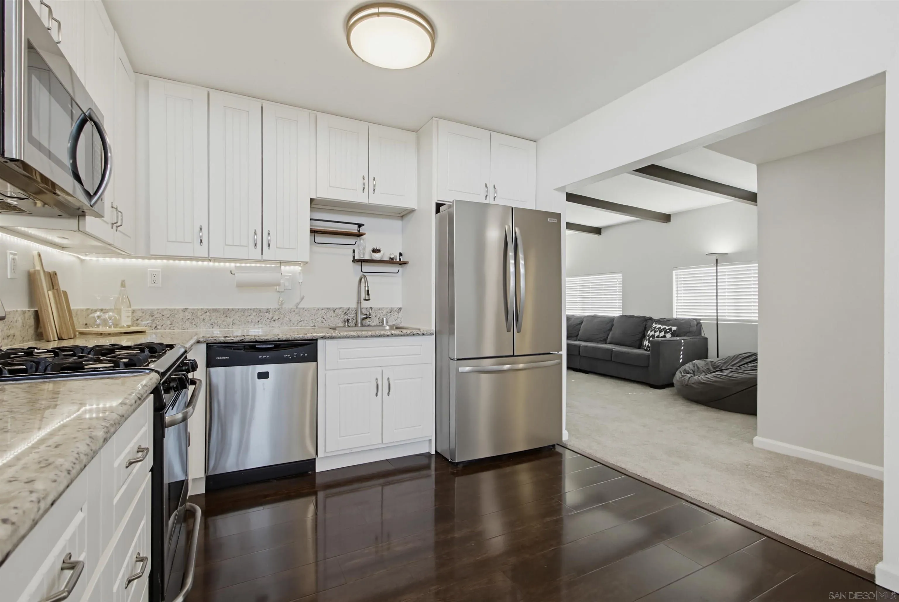 https://cdn.realtyfeed.com/cdn/127/260025379/2068b015455ae4960fe32f05385b44db.webp