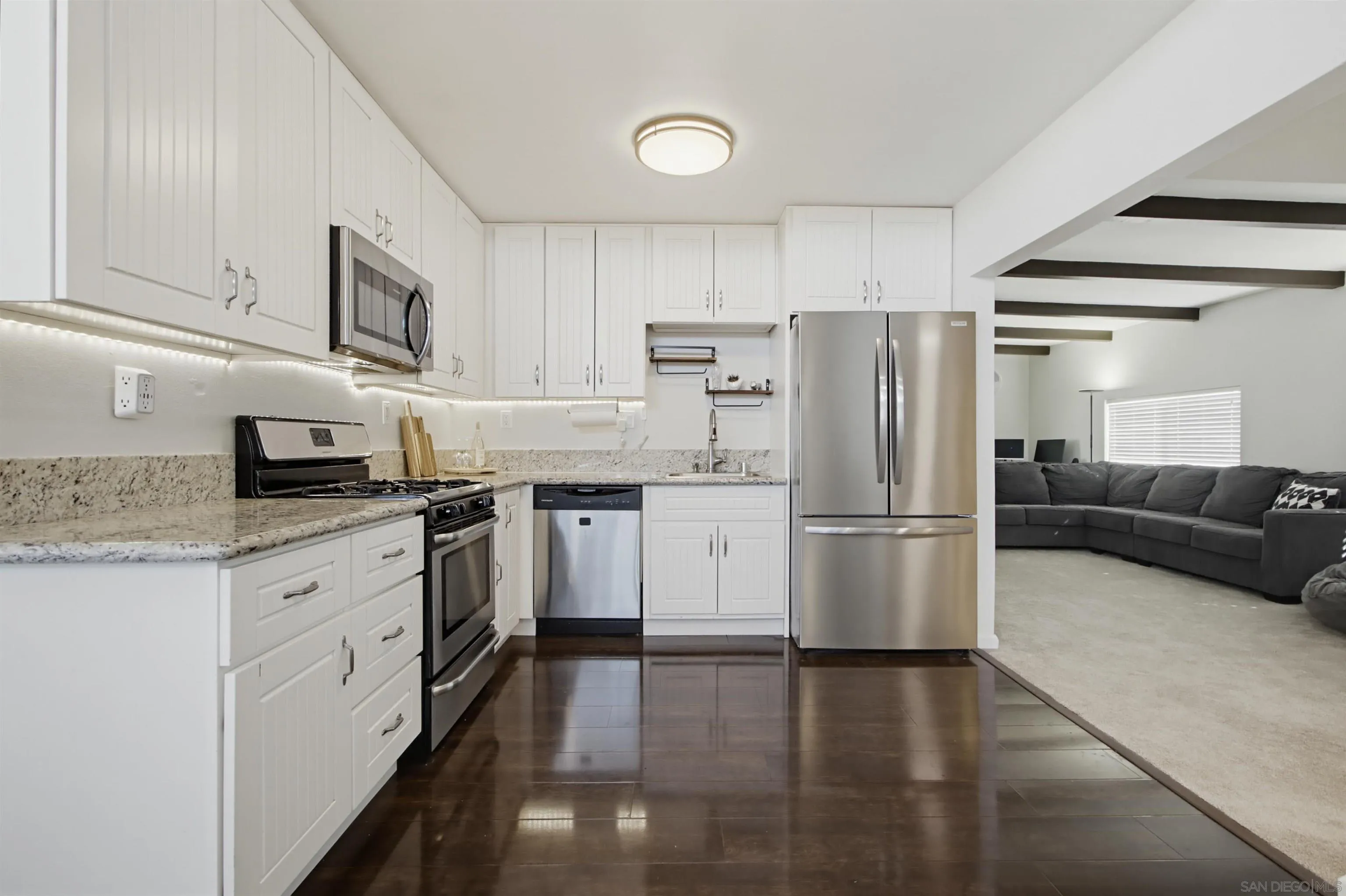 https://cdn.realtyfeed.com/cdn/127/260025379/28267f5d49c5bf2f3a20d6140fda952c.webp