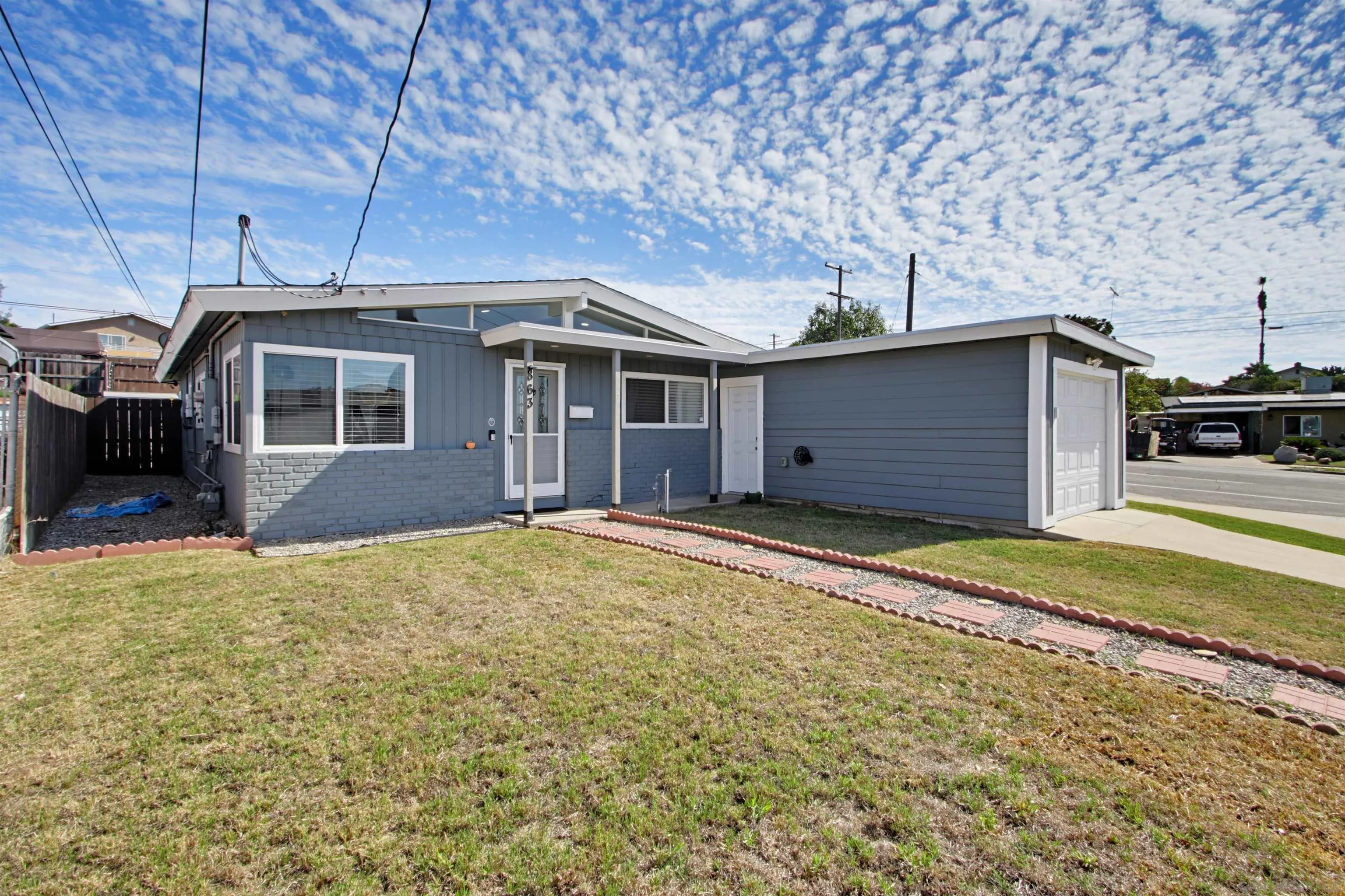 https://cdn.realtyfeed.com/cdn/127/260025379/67bf3c1cd9ac2d5f8265c755a0644bea.webp