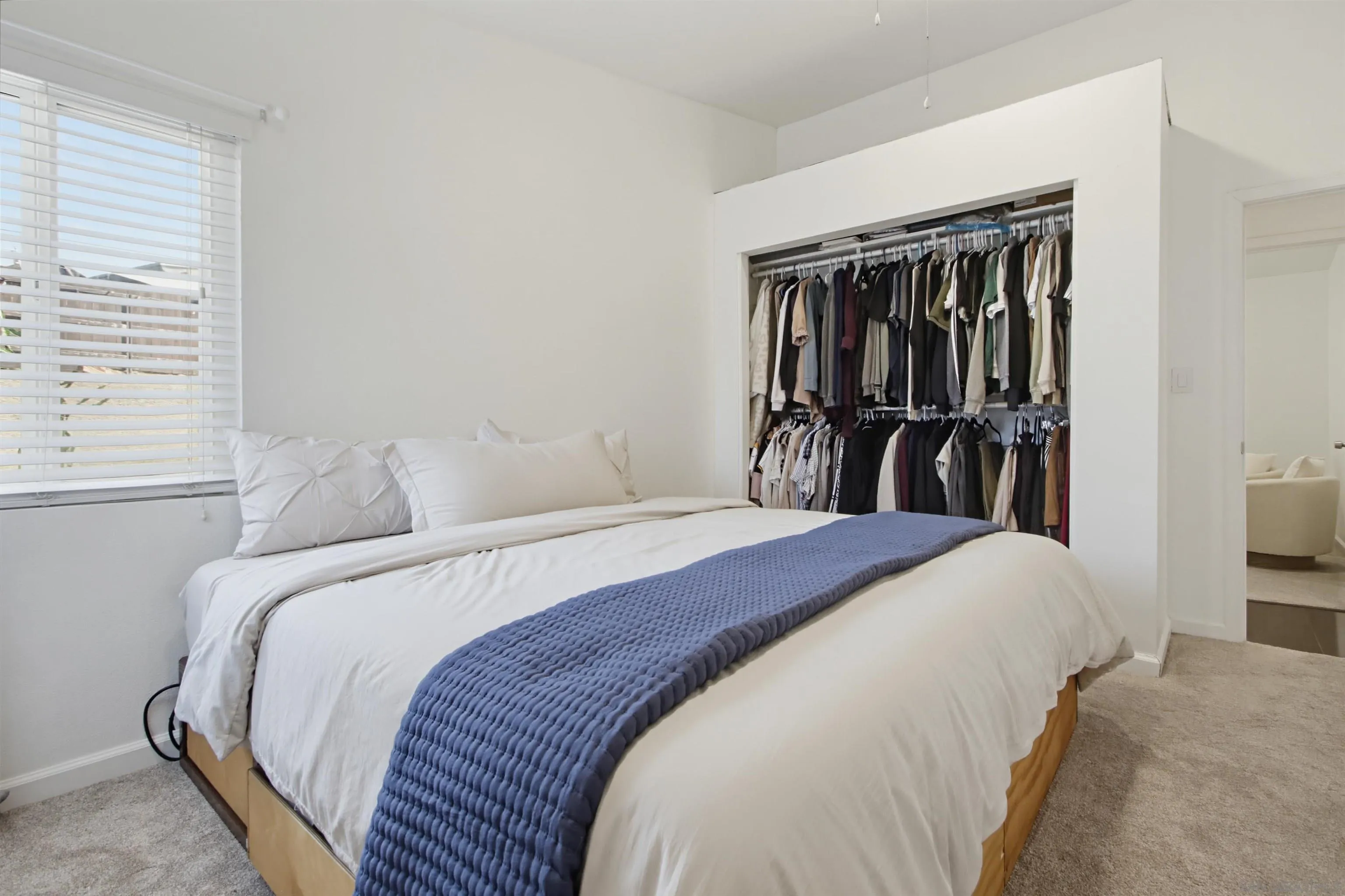https://cdn.realtyfeed.com/cdn/127/260025379/8d4258f114abc315c0e0be7a88a8e5d8.webp