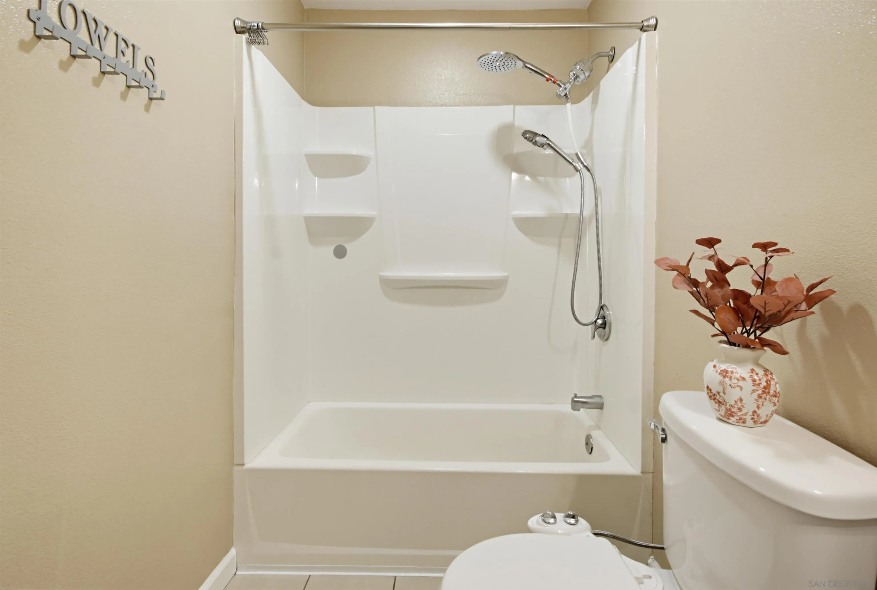 https://cdn.realtyfeed.com/cdn/127/260025379/f76eddc05bc036f436ff72c4e18acd76.webp