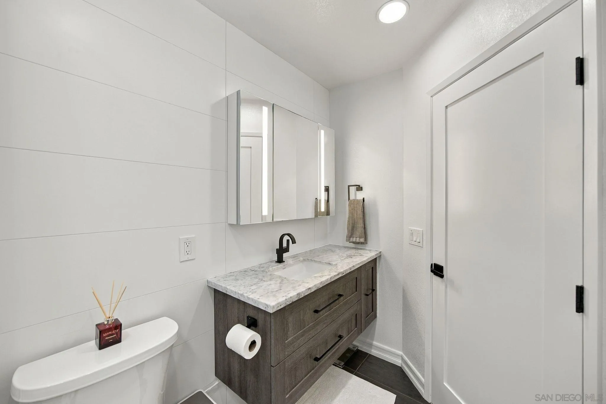 3993 Normal St., #4, San Diego, CA 92103 3993 Normal St., #4, San Diego, CA 92103