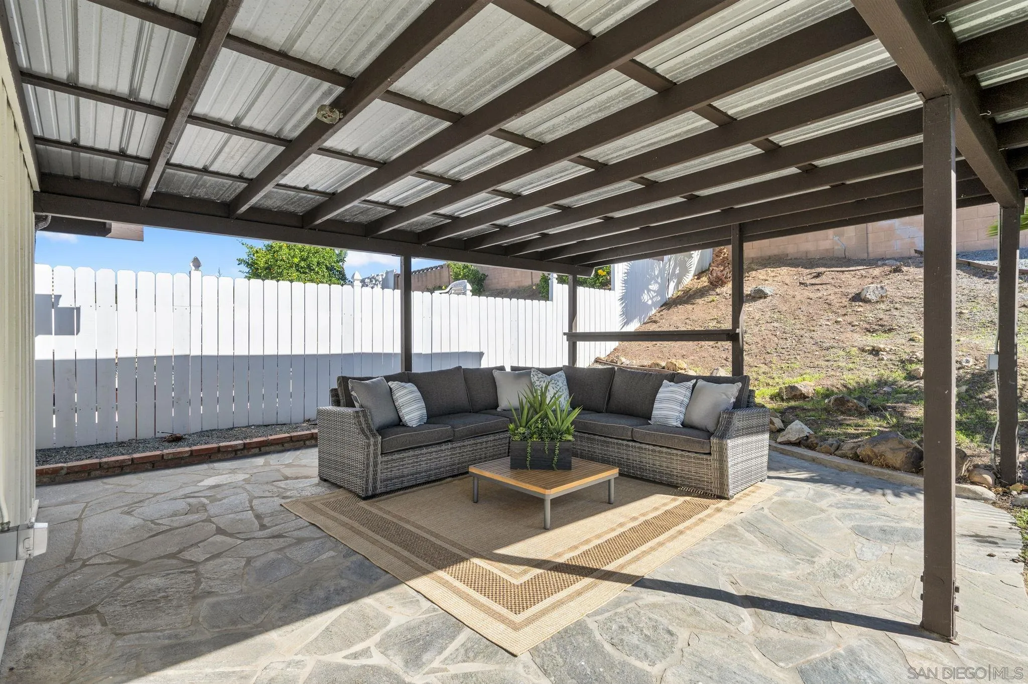 https://cdn.realtyfeed.com/cdn/127/260025392/0b36cd0f46352d9c9688ed3cfdbeb150.webp