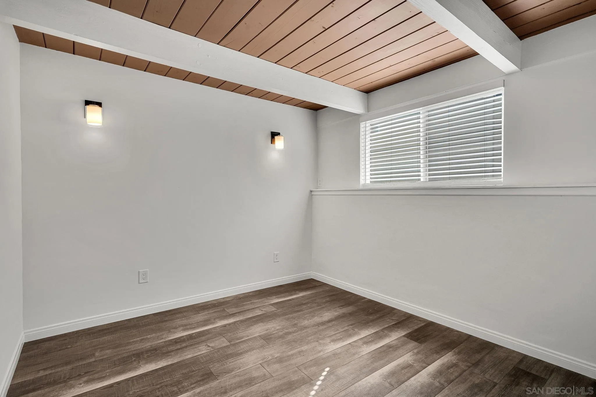 https://cdn.realtyfeed.com/cdn/127/260025392/0d472c3f85062a33bfbe4919a5e934b3.webp