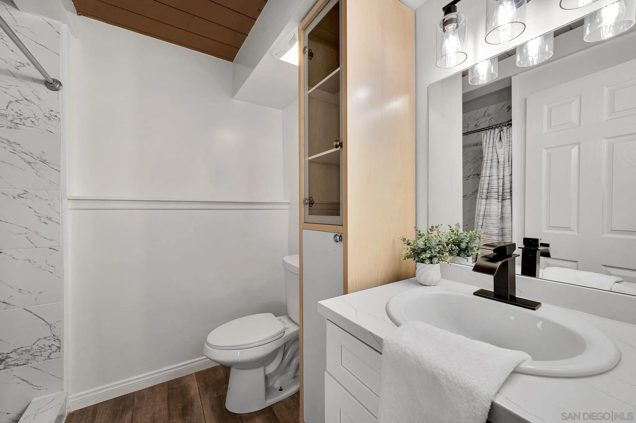 https://cdn.realtyfeed.com/cdn/127/260025392/2e587d89233b1a78c52d250f6e83ea24.webp