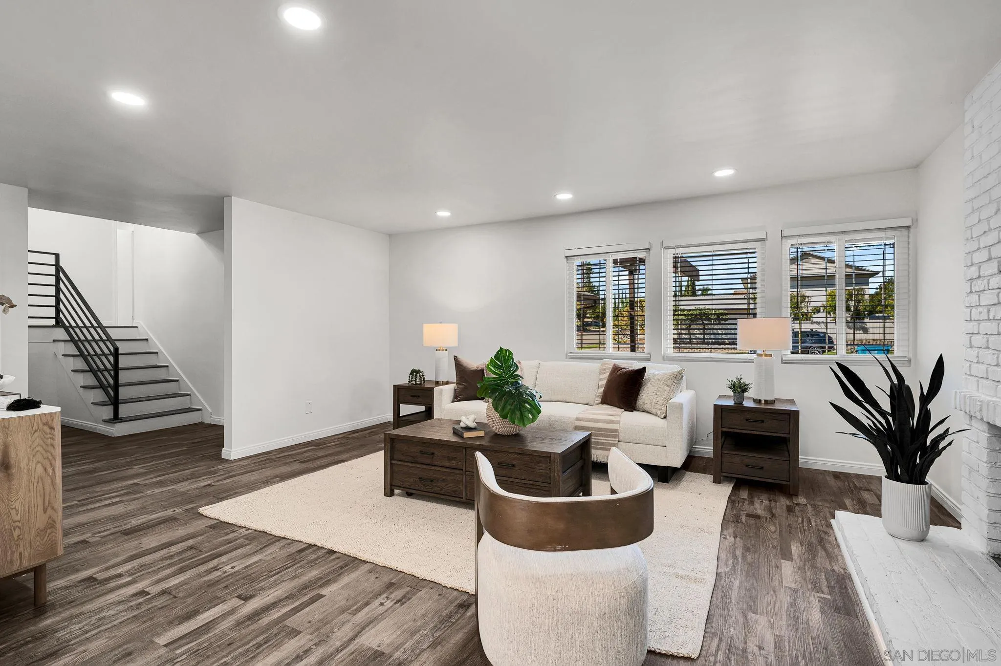 https://cdn.realtyfeed.com/cdn/127/260025392/8f189cae846e78a5082c9bb47e1d9c3f.webp