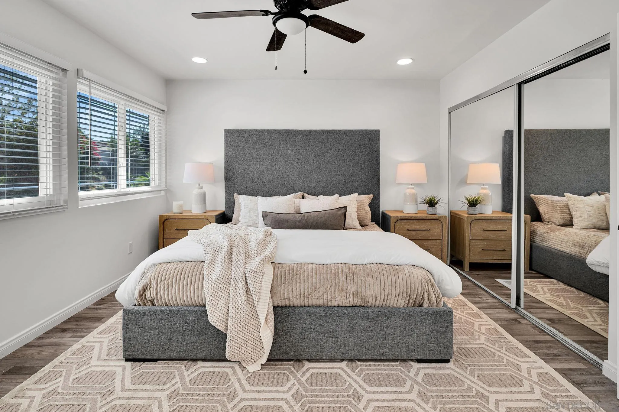 https://cdn.realtyfeed.com/cdn/127/260025392/b071dc113cbe436a22ea6cc1daf57d82.webp