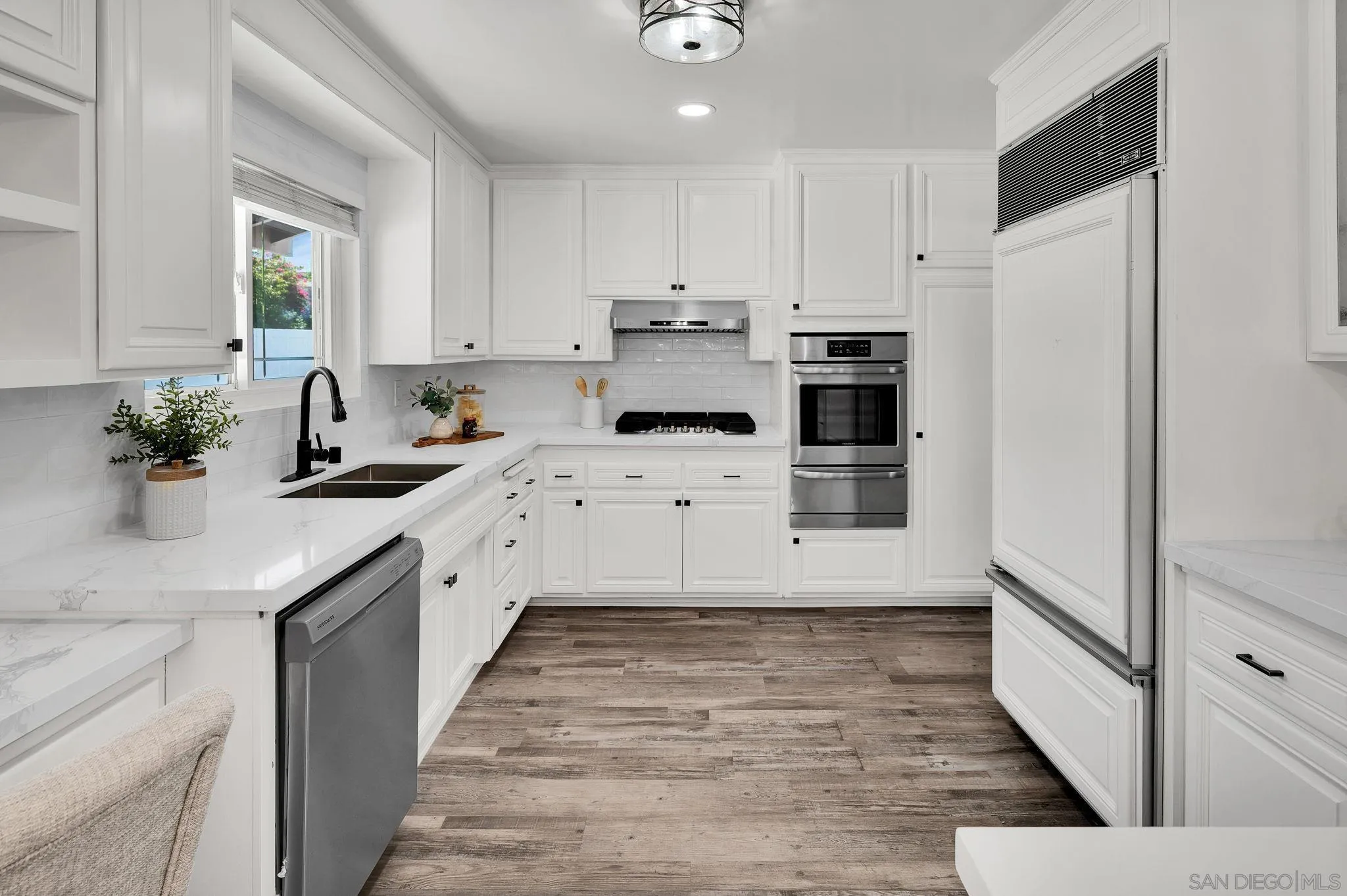 https://cdn.realtyfeed.com/cdn/127/260025392/f2a3c77978c1863aaf53e39a6ae733c7.webp
