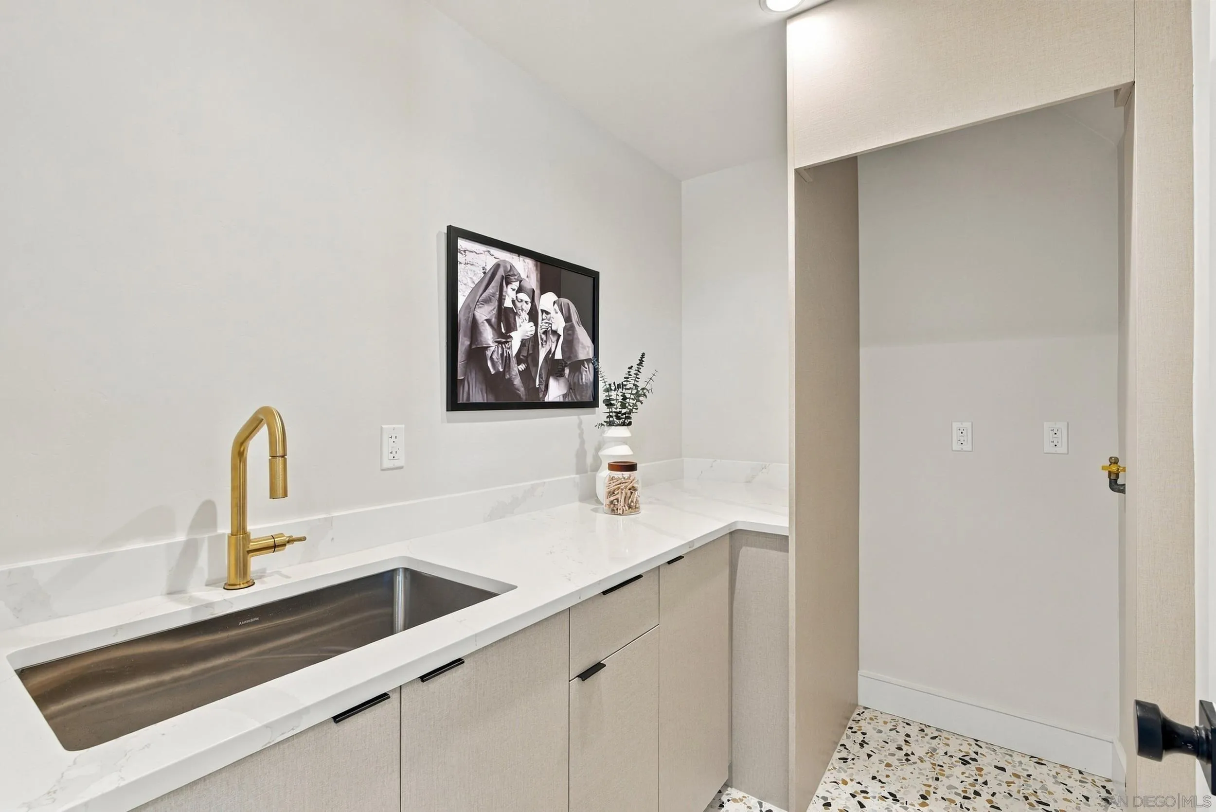 4224 Tonopah Ave, San Diego, CA 92110 4224 Tonopah Ave, San Diego, CA 92110