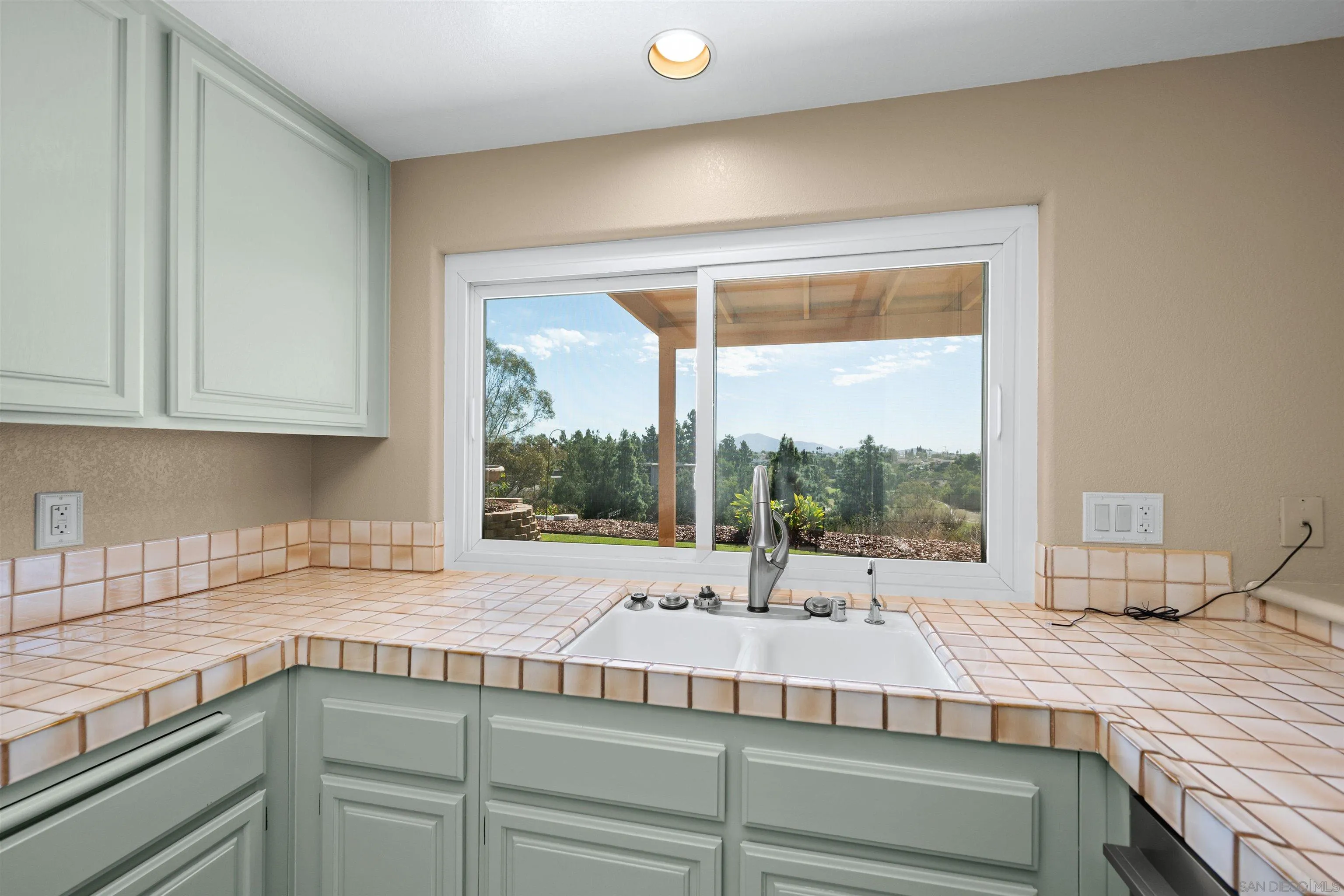 7757 Wing Span Dr, San Diego, CA 92119 7757 Wing Span Dr, San Diego, CA 92119