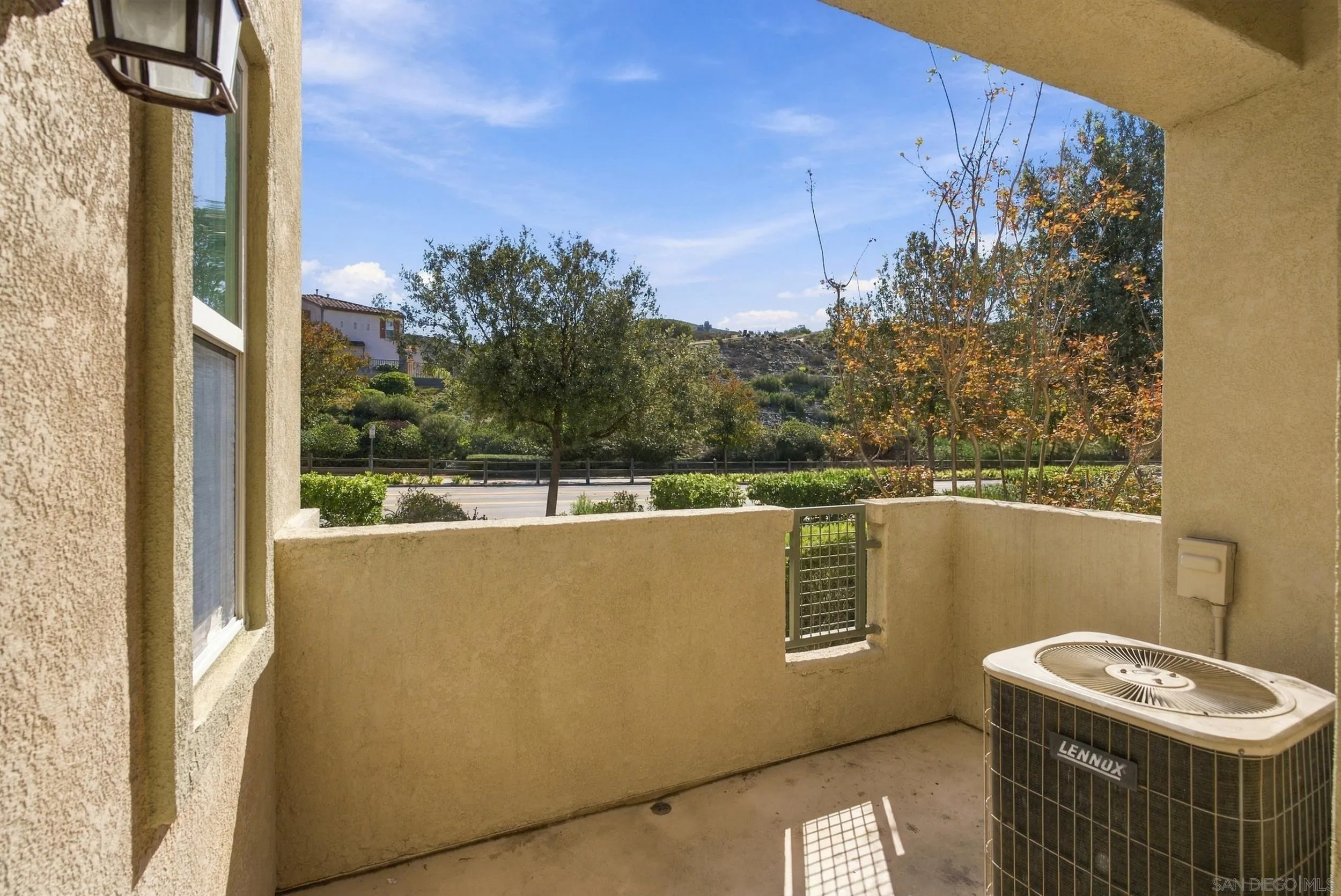 573 Almond Rd, San Marcos, CA 92078 573 Almond Rd, San Marcos, CA 92078