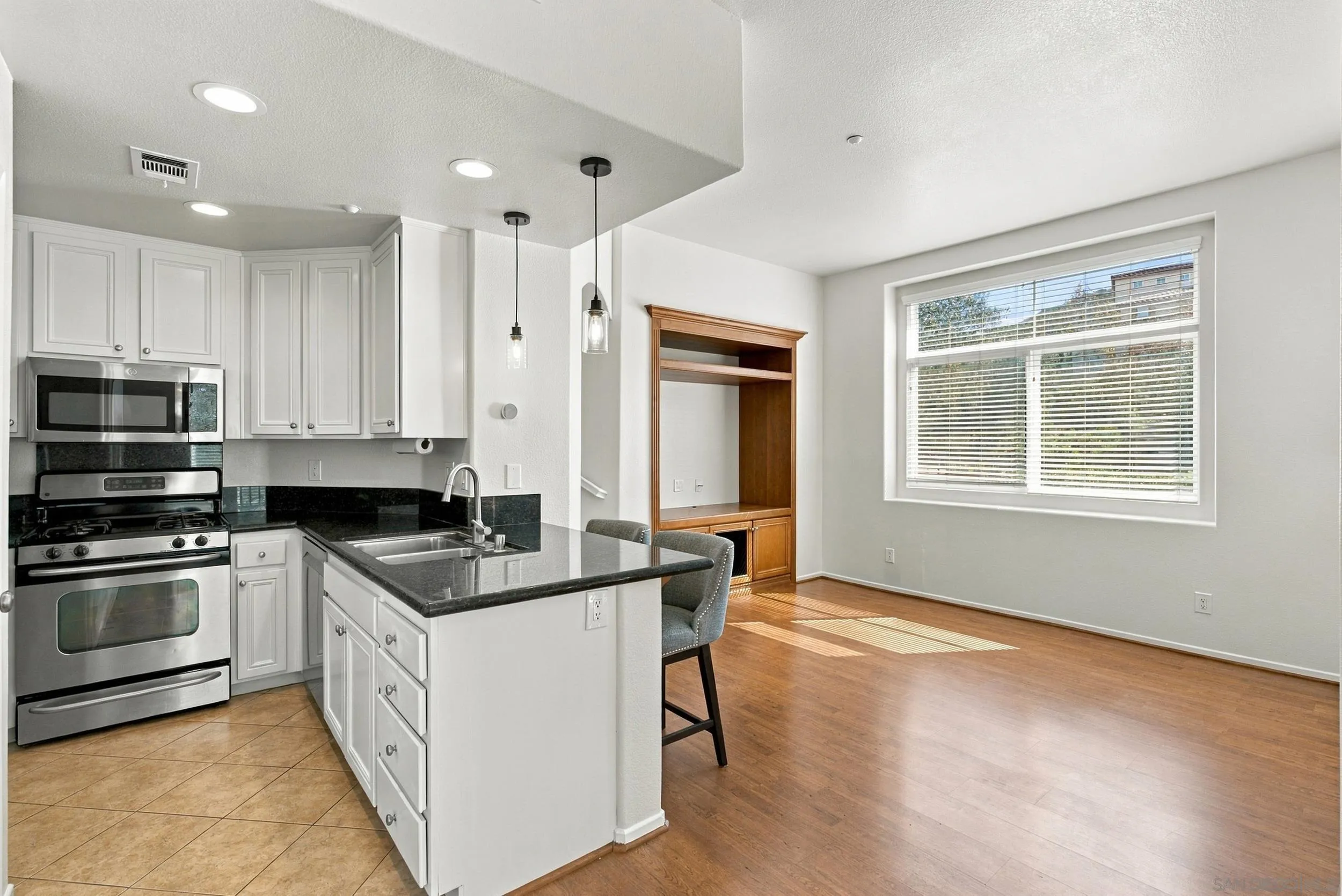 573 Almond Rd, San Marcos, CA 92078 573 Almond Rd, San Marcos, CA 92078