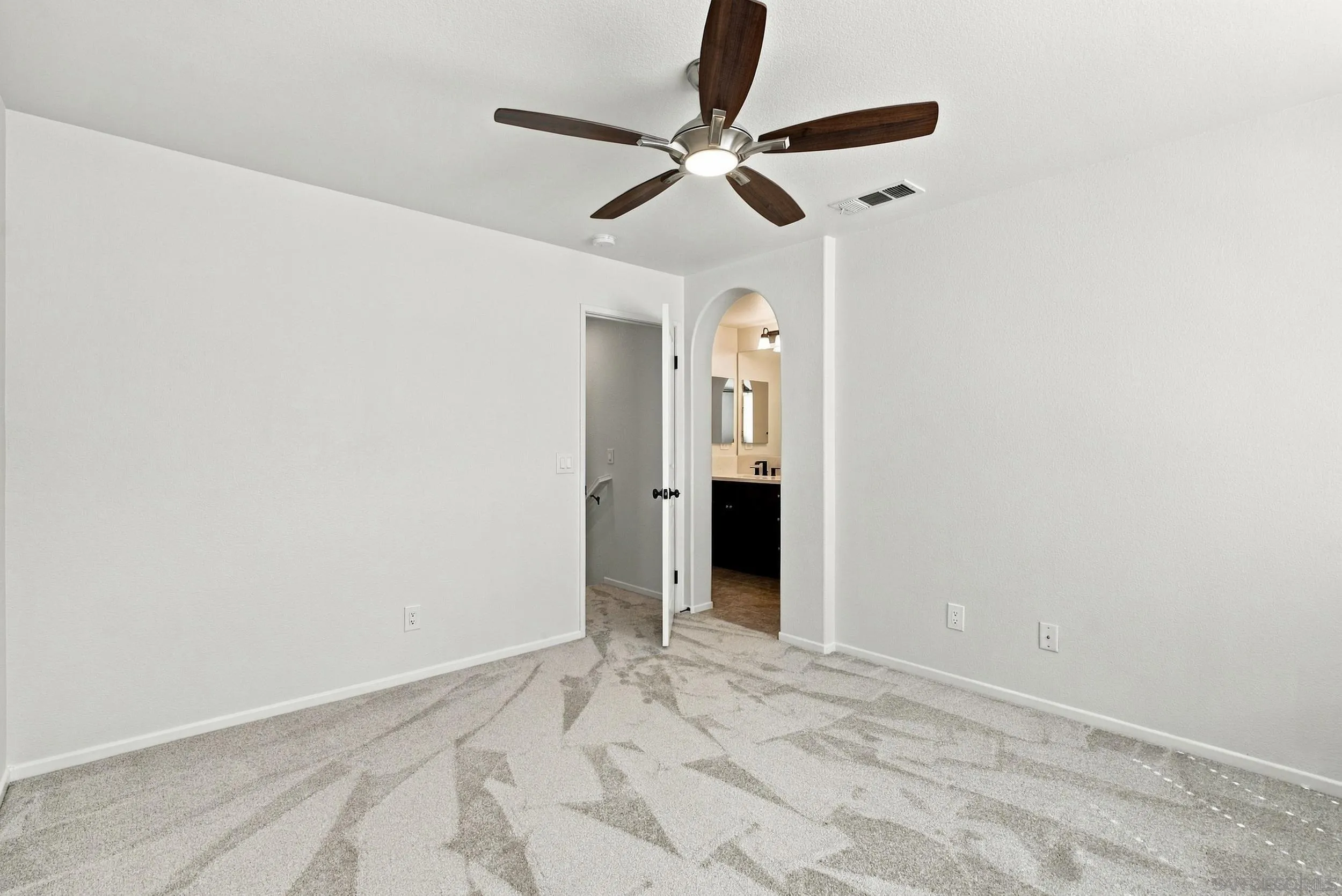 573 Almond Rd, San Marcos, CA 92078 573 Almond Rd, San Marcos, CA 92078