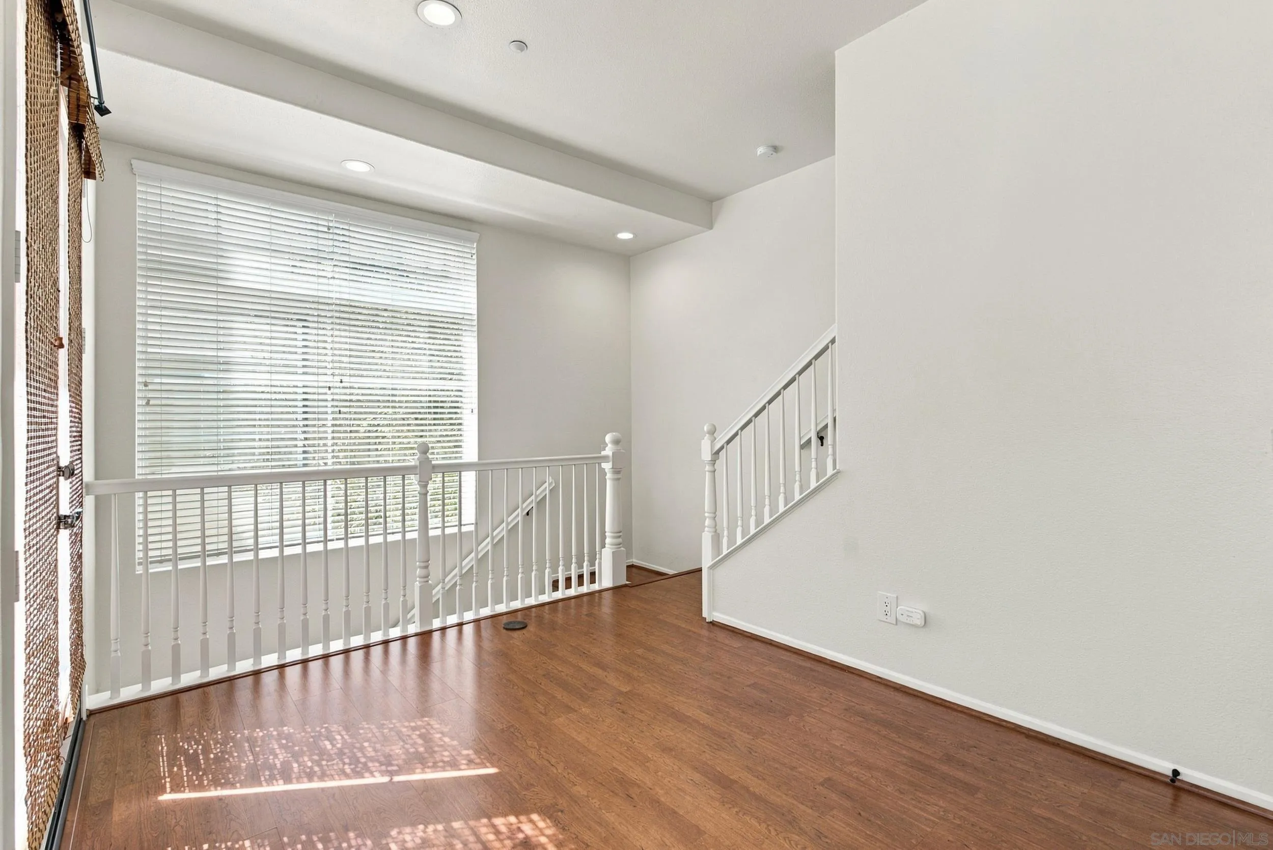 573 Almond Rd, San Marcos, CA 92078 573 Almond Rd, San Marcos, CA 92078