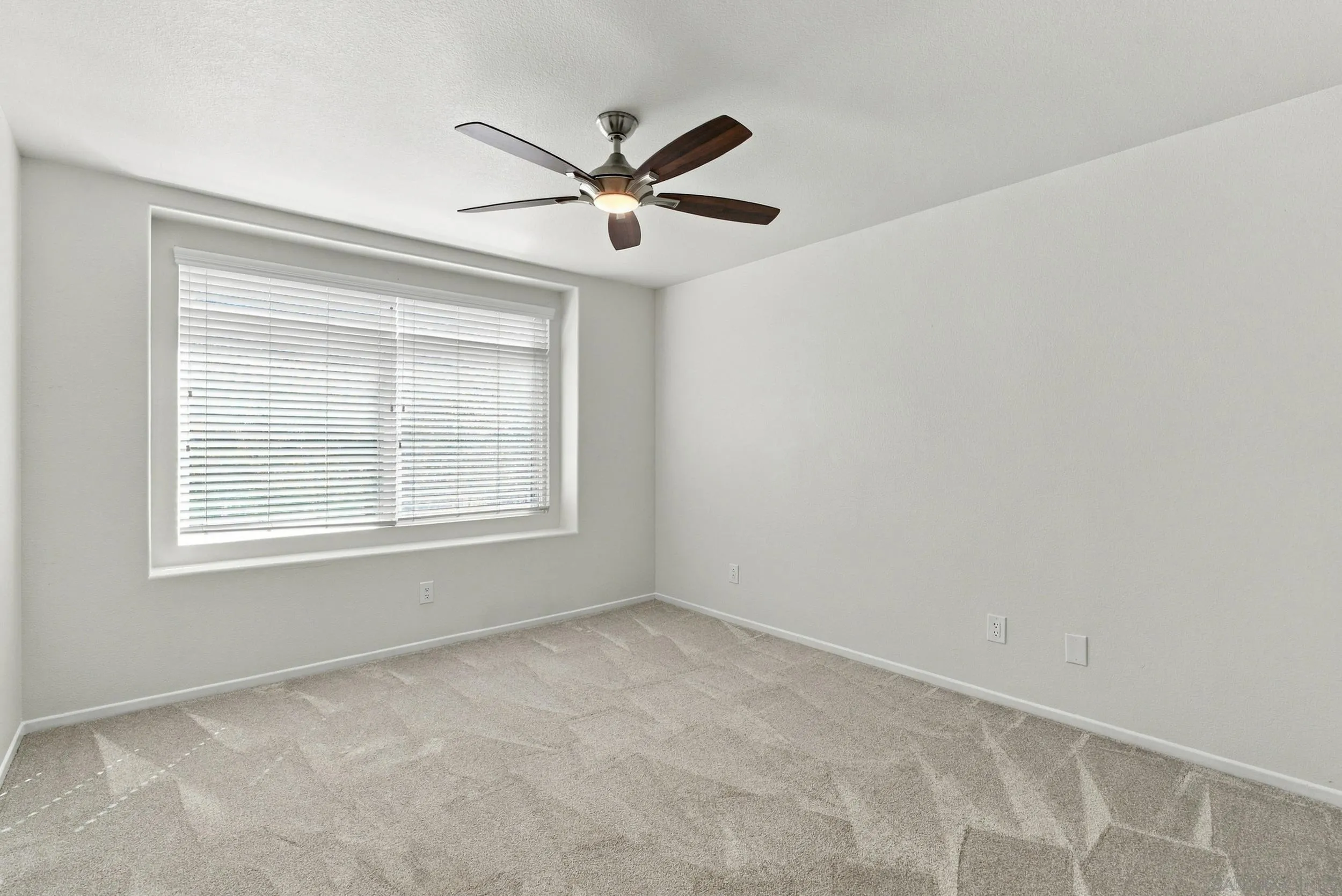 573 Almond Rd, San Marcos, CA 92078 573 Almond Rd, San Marcos, CA 92078