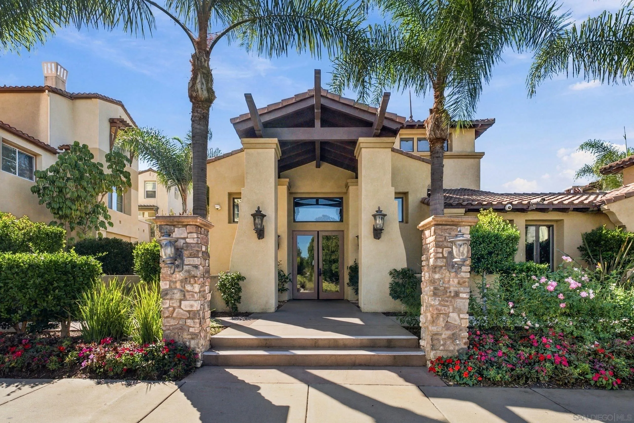 573 Almond Rd, San Marcos, CA 92078 573 Almond Rd, San Marcos, CA 92078