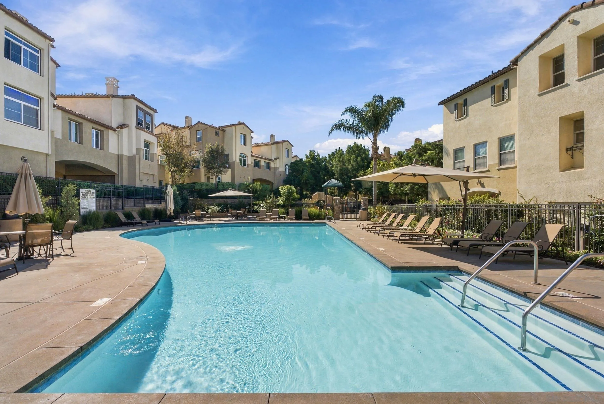 573 Almond Rd, San Marcos, CA 92078 573 Almond Rd, San Marcos, CA 92078