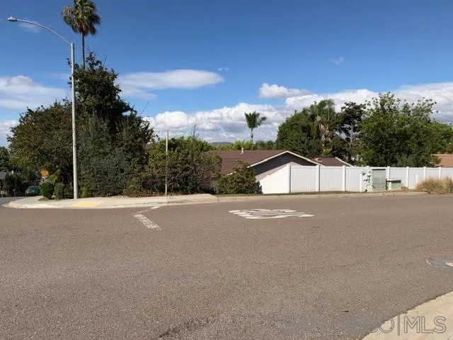 https://cdn.realtyfeed.com/cdn/127/260025413/f09074abda7d12c8ceb57919d369d6d7.webp
