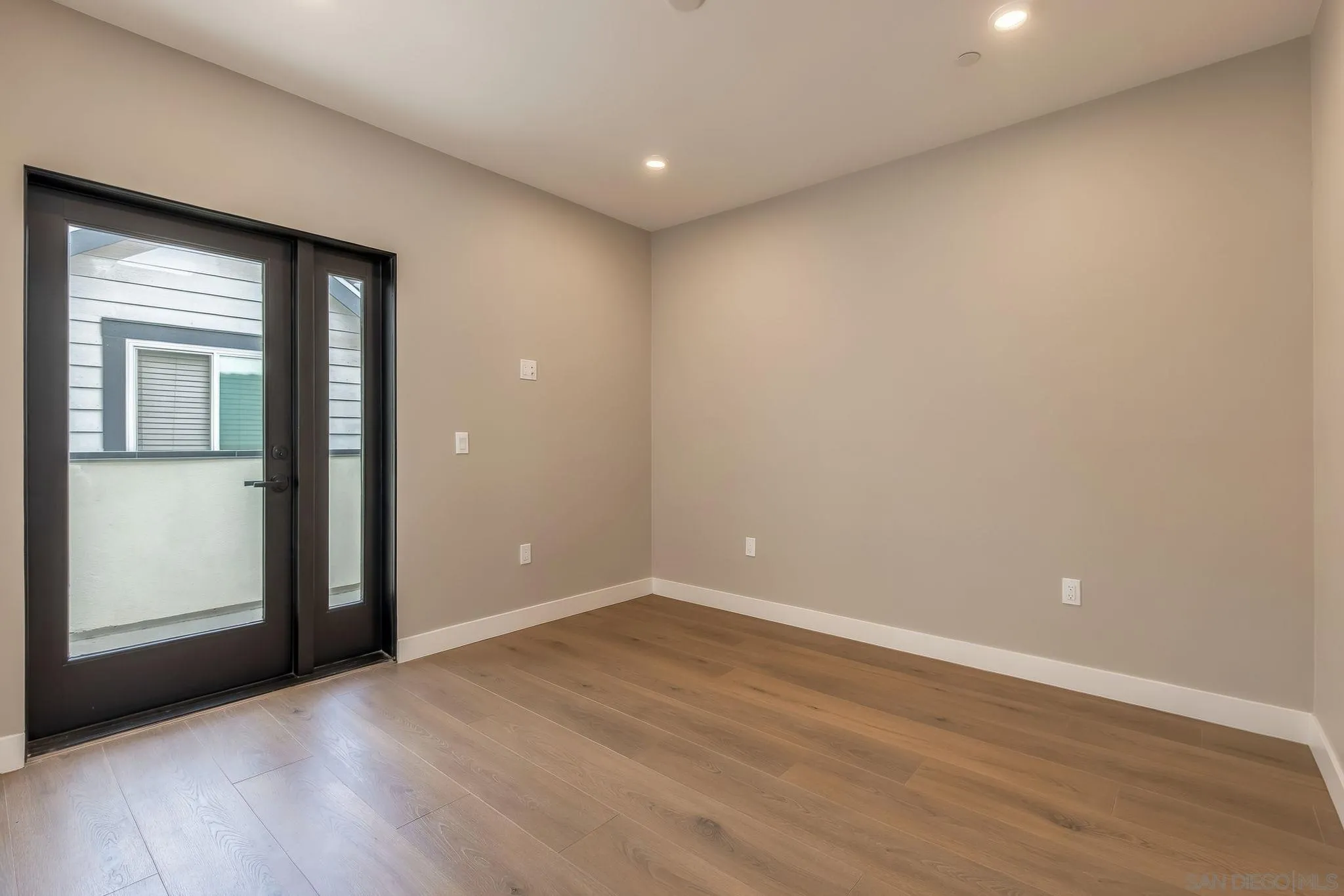 505 N Freeman Street, #201, Oceanside, CA 92054