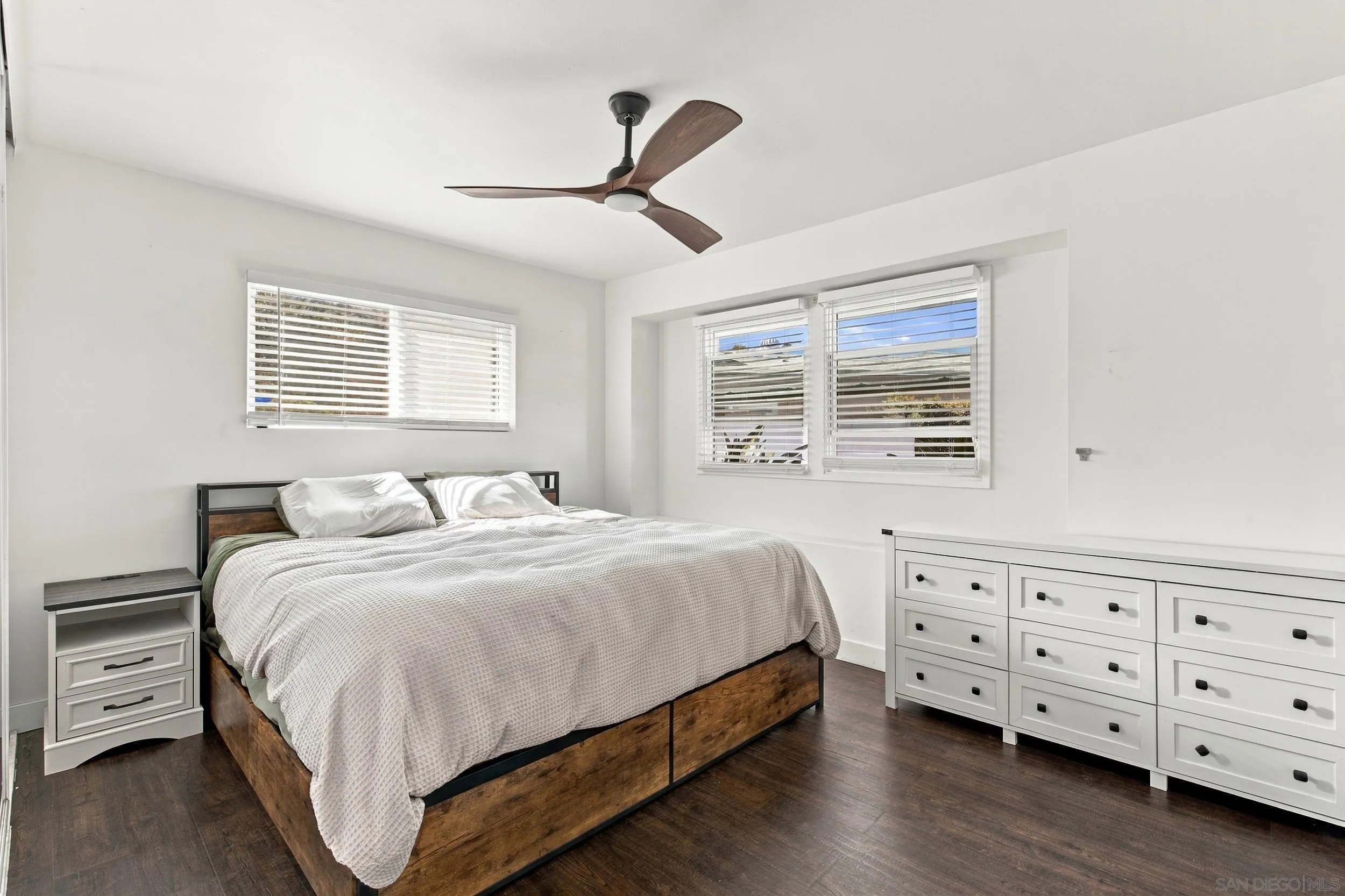 https://cdn.realtyfeed.com/cdn/127/260025415/363e1d520514fe8668d11de4f90ee042.webp
