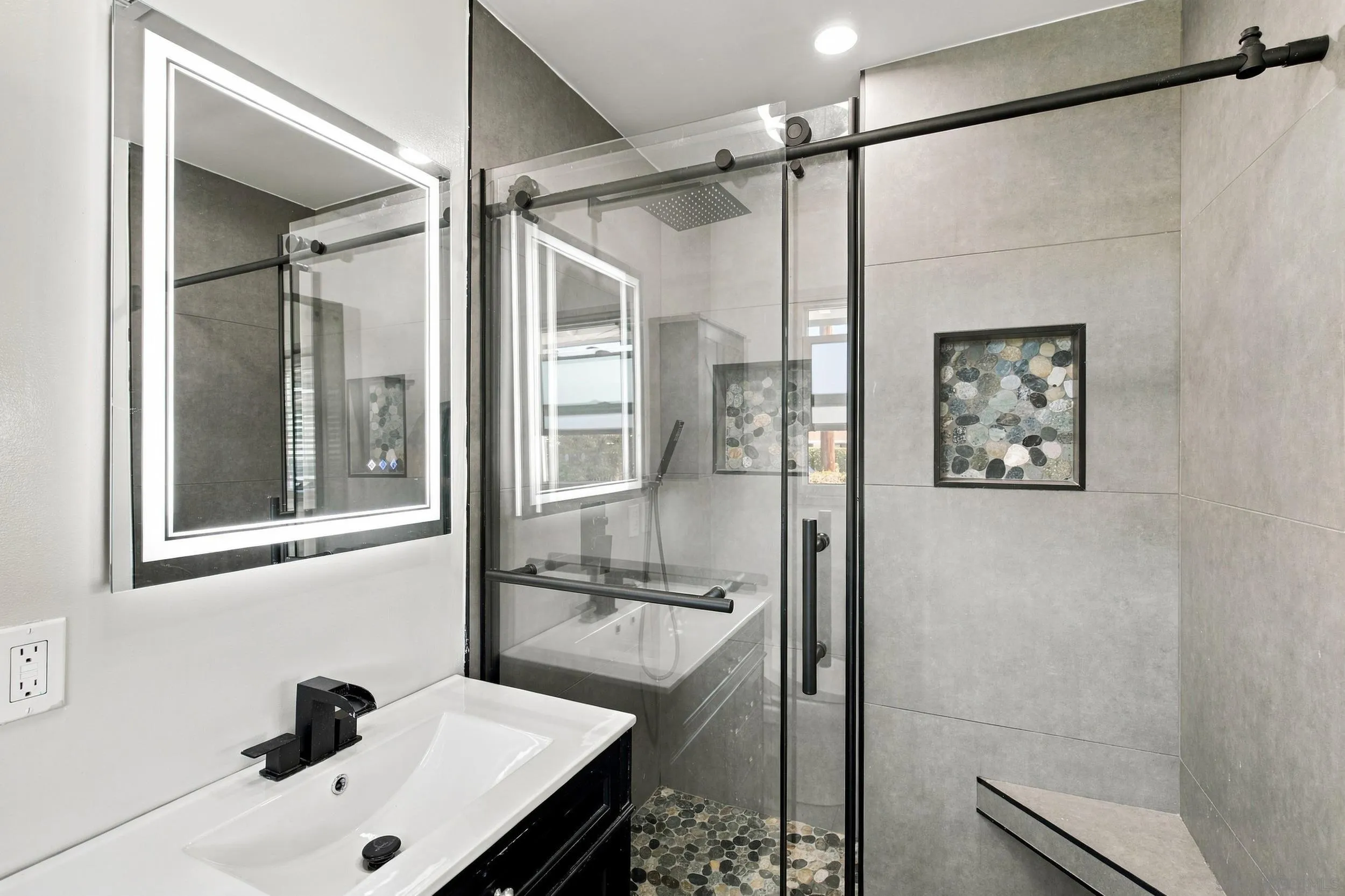 https://cdn.realtyfeed.com/cdn/127/260025415/6ced3ee5c687e052cdff8071be6d3076.webp