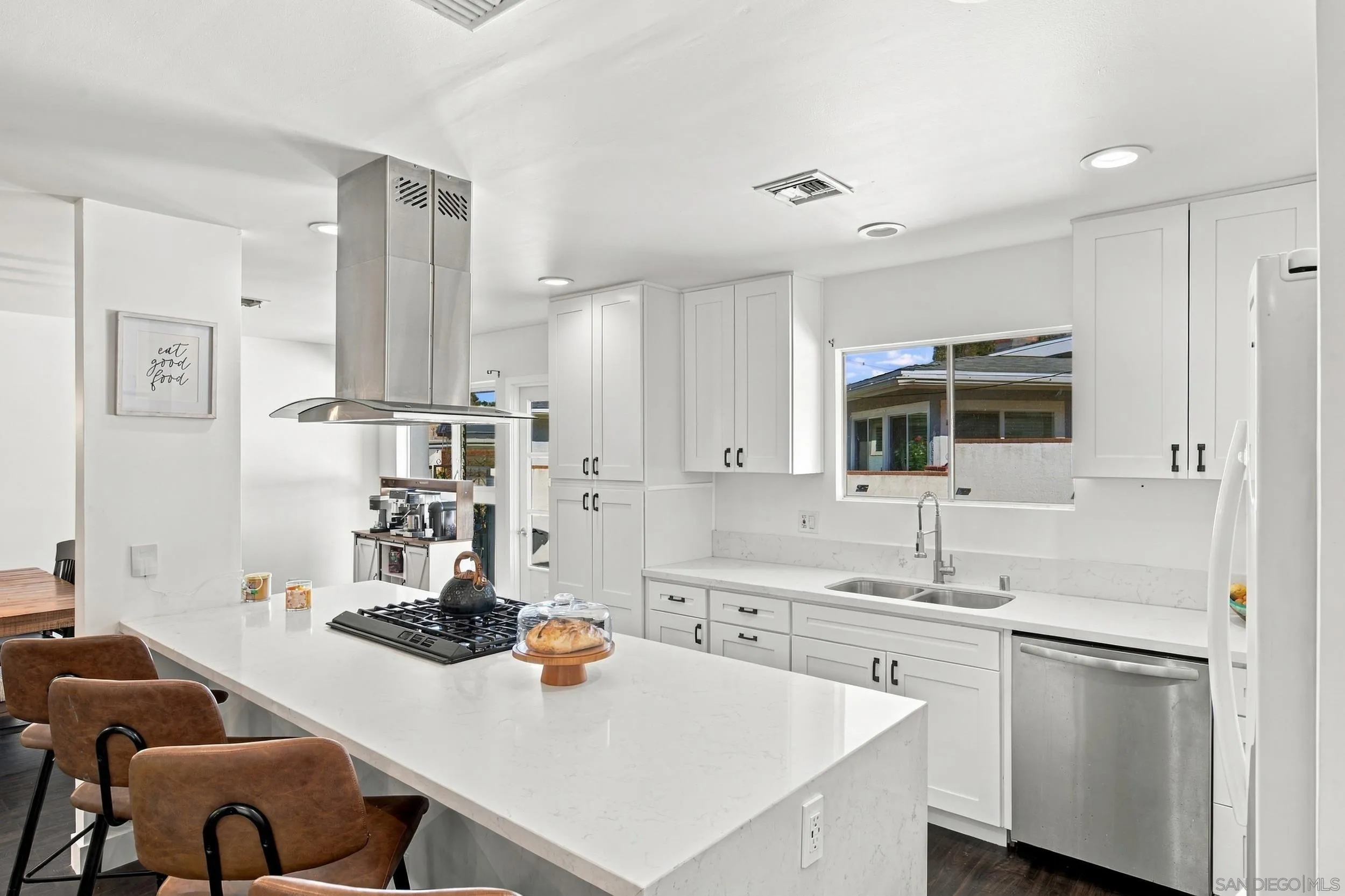 https://cdn.realtyfeed.com/cdn/127/260025415/9b8795afce824fc11cb221fbd034e191.webp