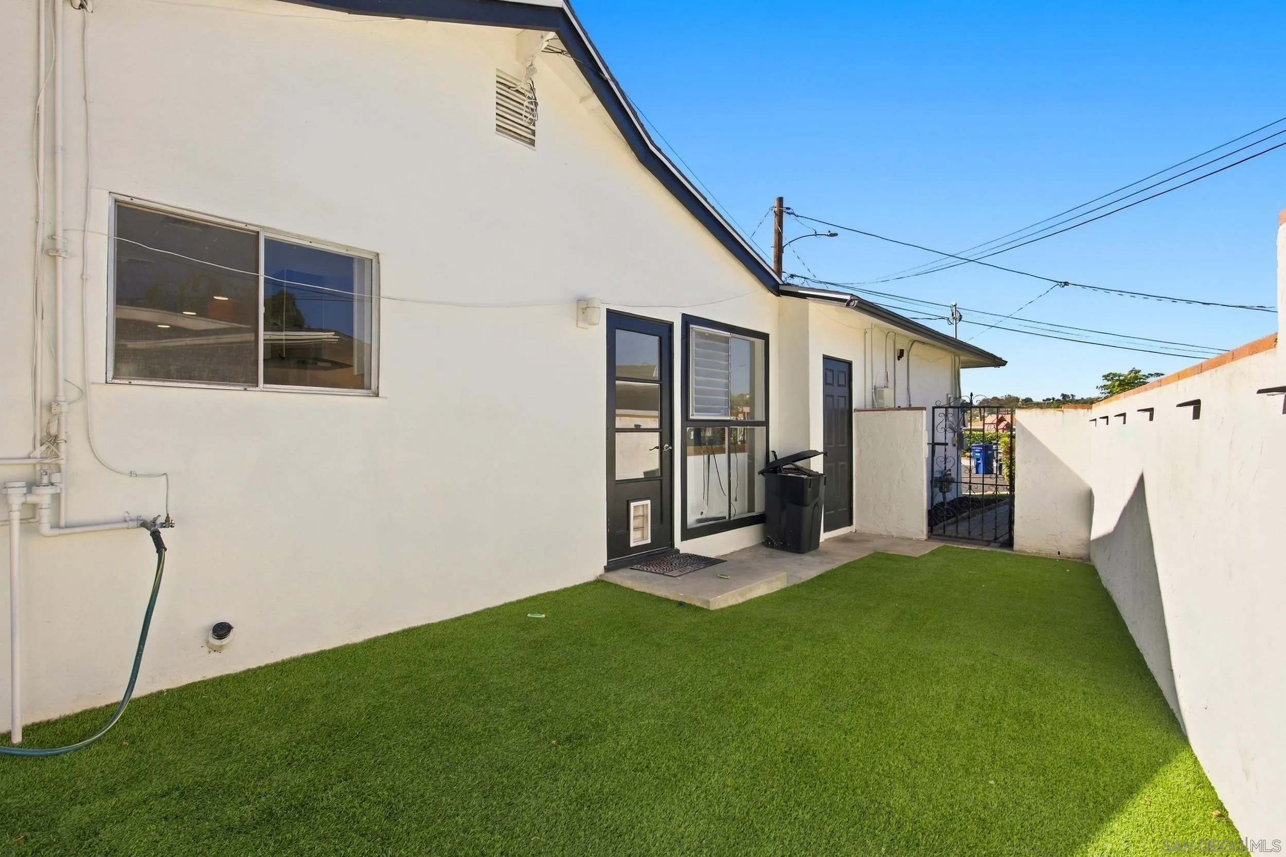 https://cdn.realtyfeed.com/cdn/127/260025415/ce64dd4ed69dbb779069d00cec3fa40b.webp