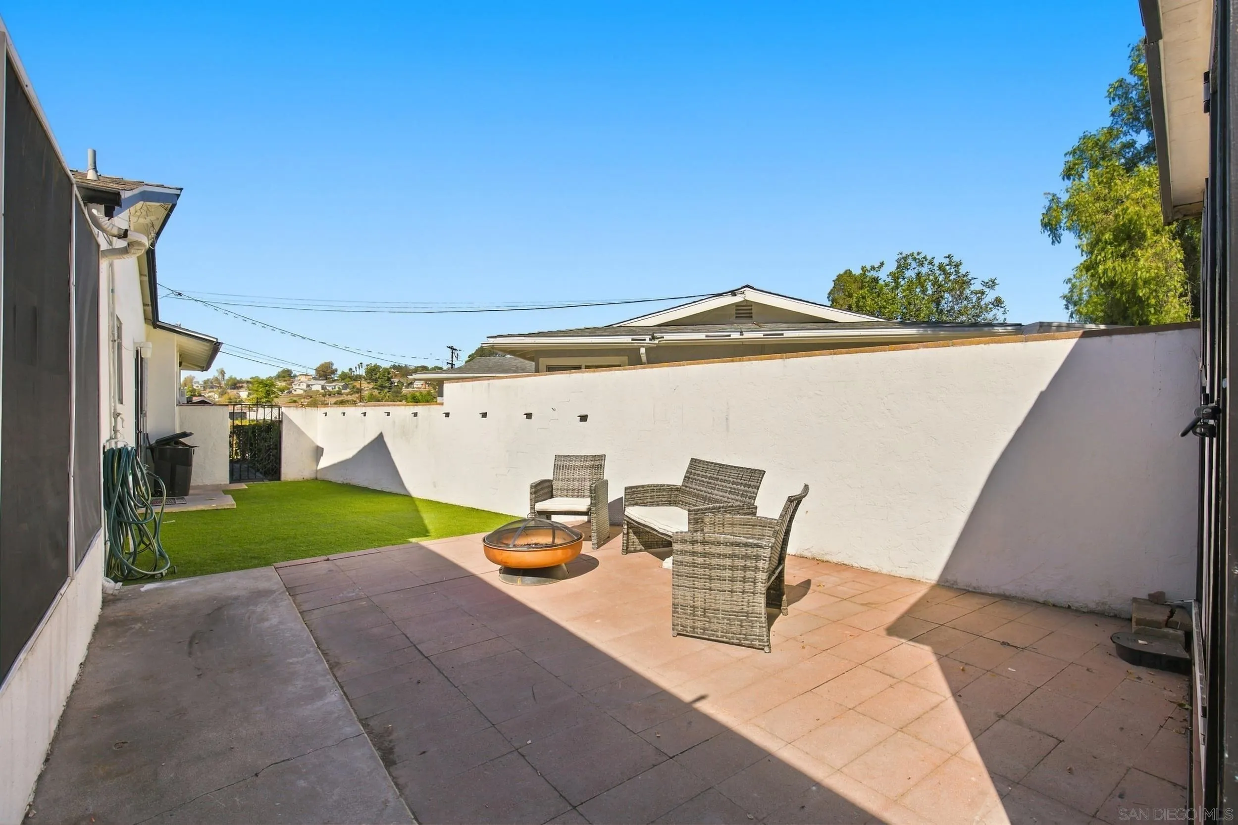 https://cdn.realtyfeed.com/cdn/127/260025415/d9b75e5f5d4f5b86f6cb837548fb401a.webp