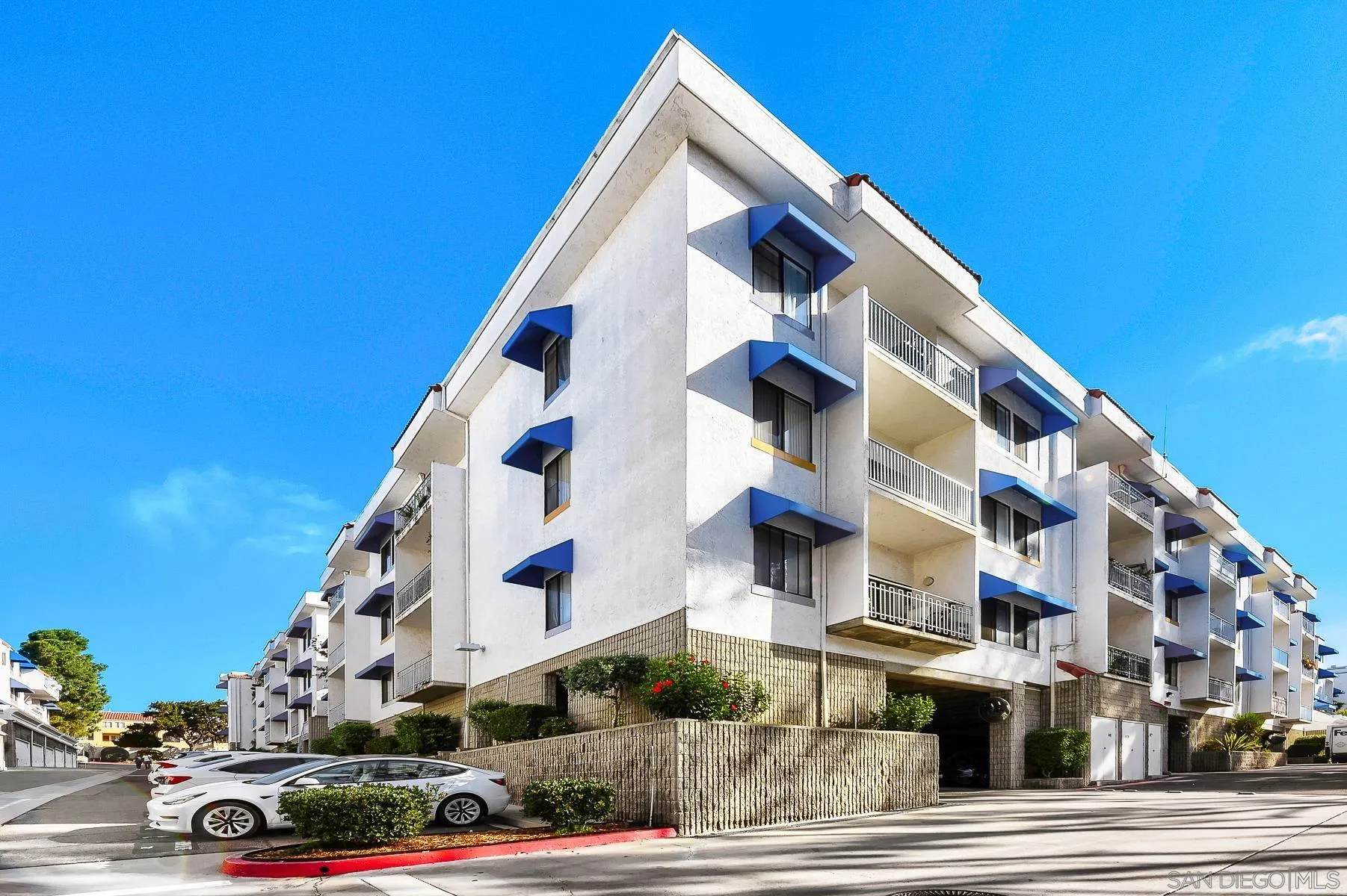 8328 Regents Rd, #2F, San Diego, CA 92122 8328 Regents Rd, #2F, San Diego, CA 92122