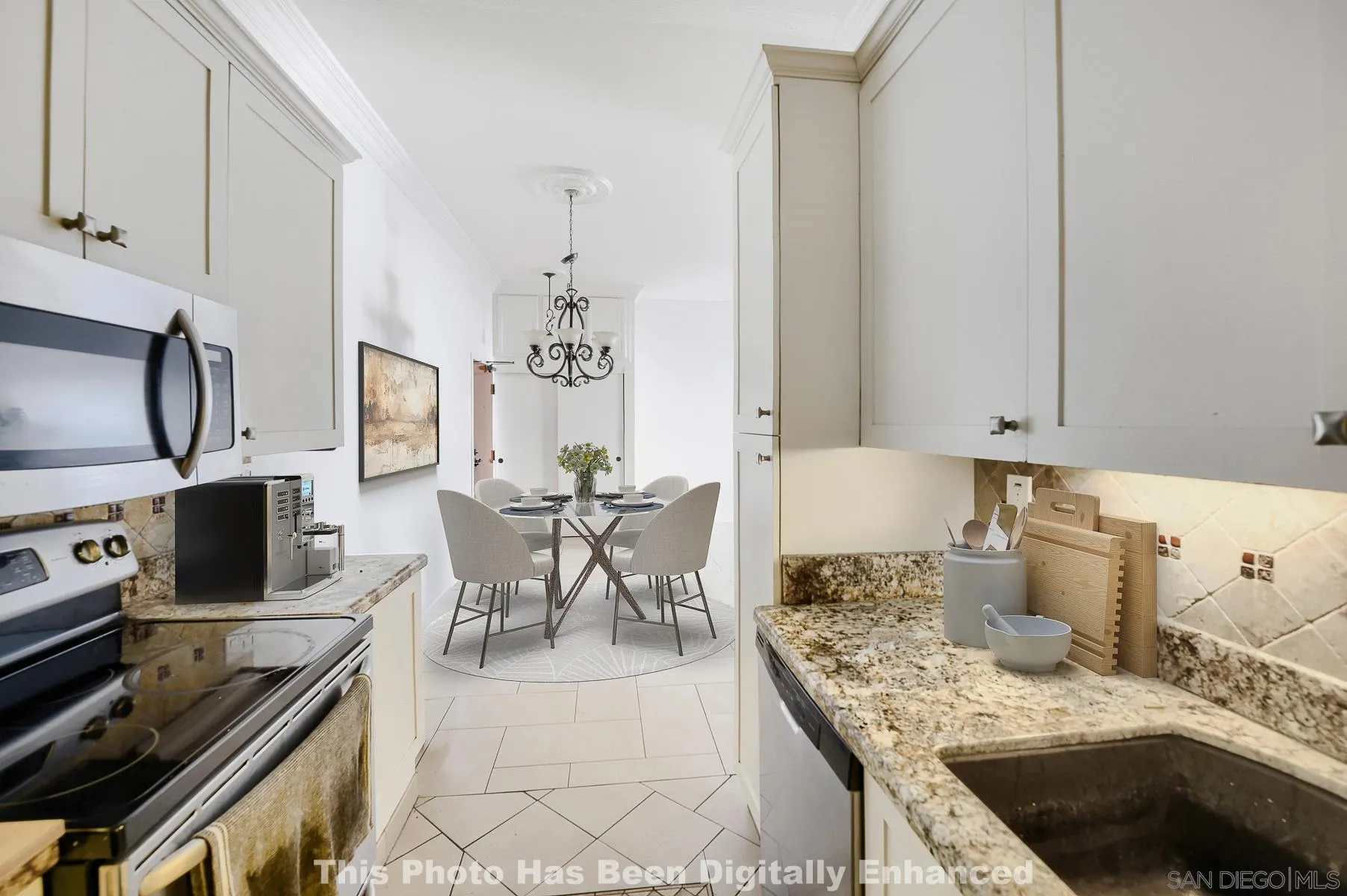 8328 Regents Rd, #2F, San Diego, CA 92122 https://zimg.paragon.ice.com/ParagonImages/Property/PA/SDMLS/260025421/11/120/90/148849e616e11b7fa49865f1dced9b0d/3/4ff6bf918ac43b3f8efe4dce60c13ea9/260025421-370df7bc-8383-42a2-a23d-f96416d9df6b.JPG